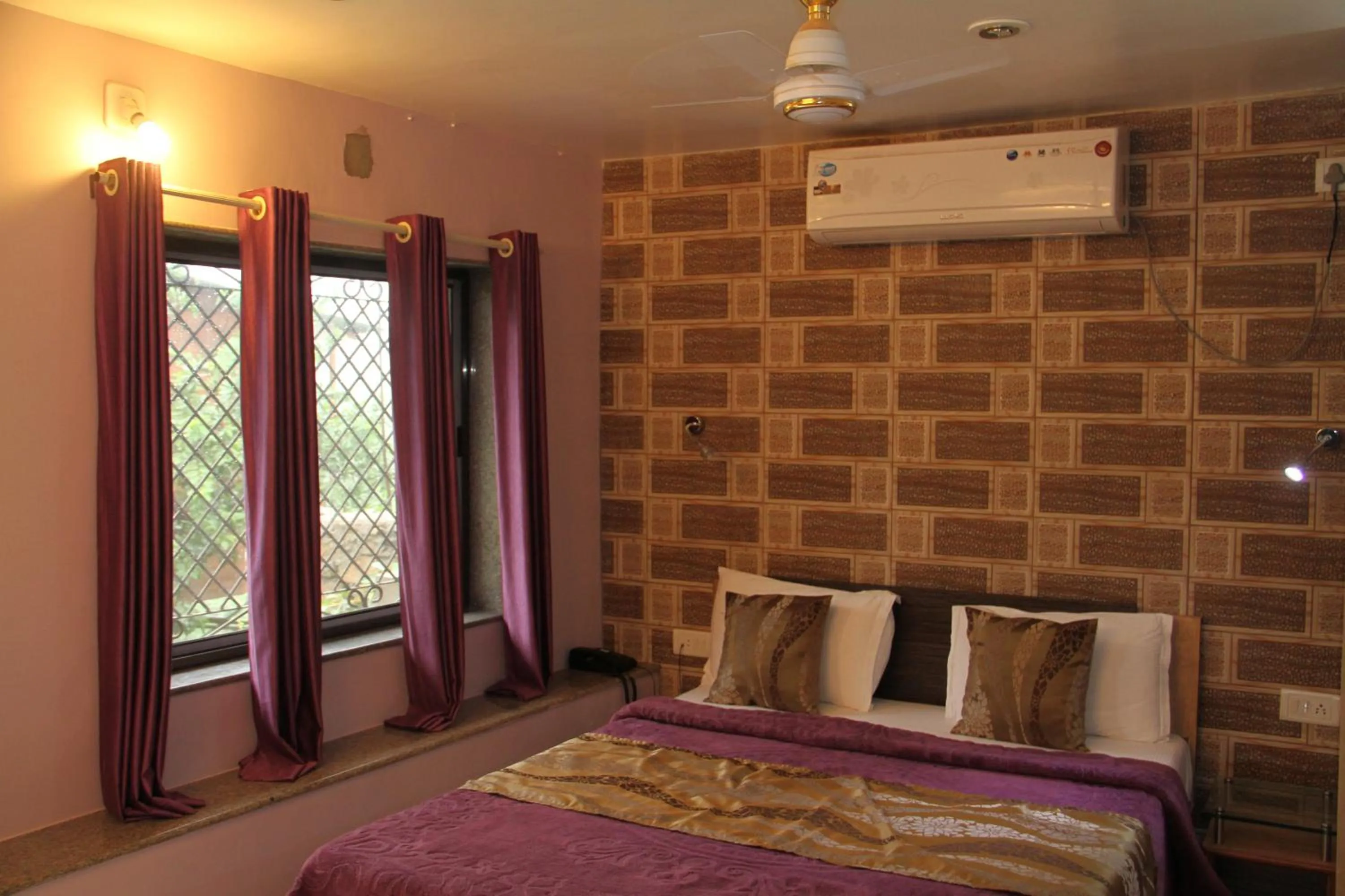 Photo of the whole room, Bed in Forest Eco Lodge