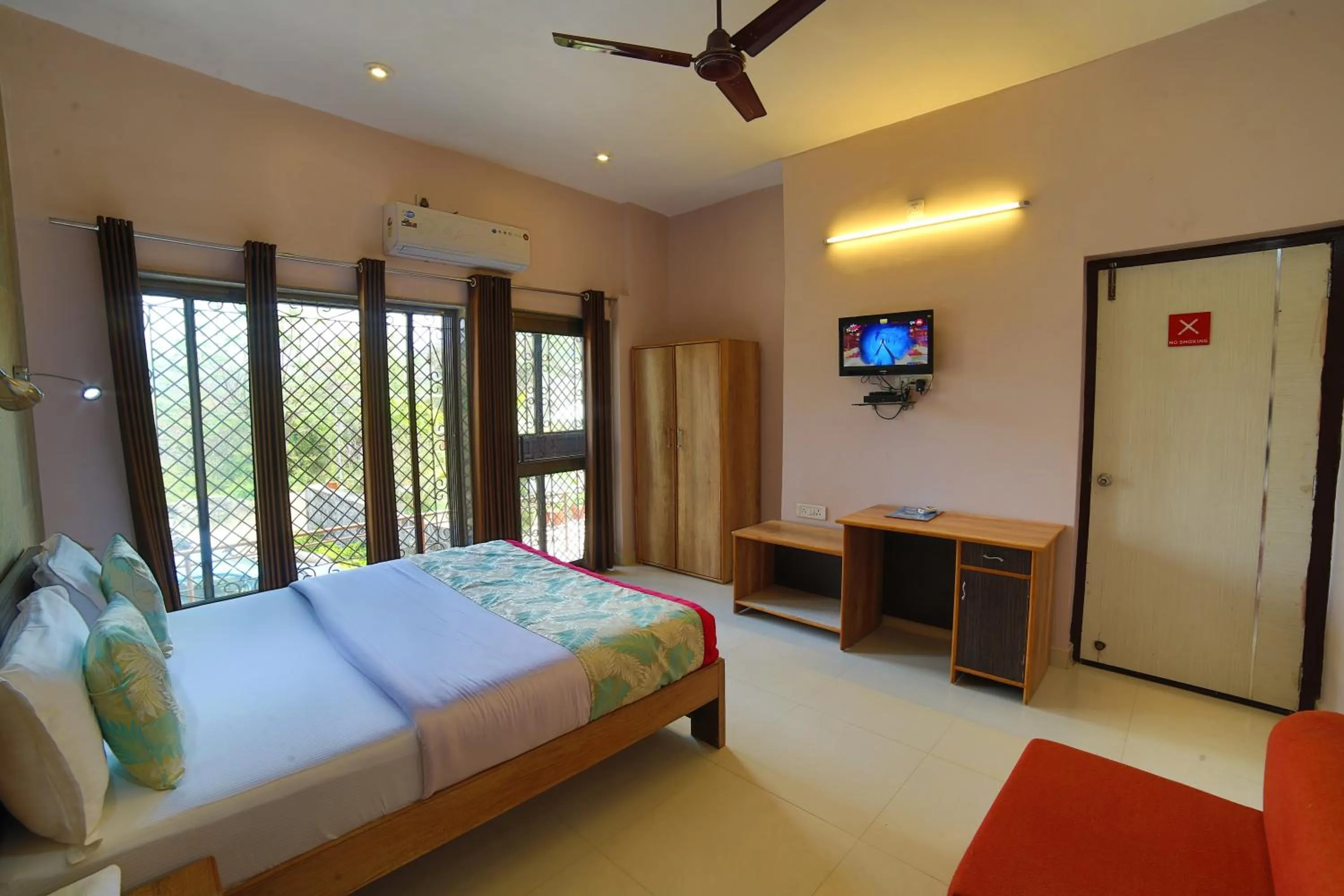 Photo of the whole room, Bed in Forest Eco Lodge