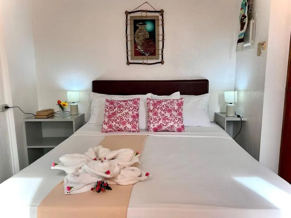 Bed in Moonlight Breeze Inn Boracay