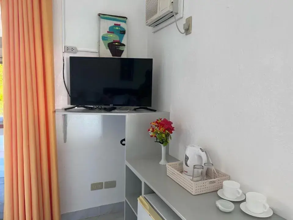 TV and multimedia in Moonlight Breeze Inn Boracay TV and multimedia in Moonlight Breeze Inn Boracay