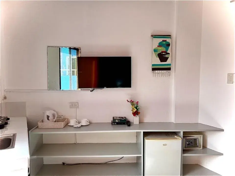 Deluxe Double Room - single occupancy in Moonlight Breeze Inn Boracay Deluxe Double Room - single occupancy in Moonlight Breeze Inn Boracay