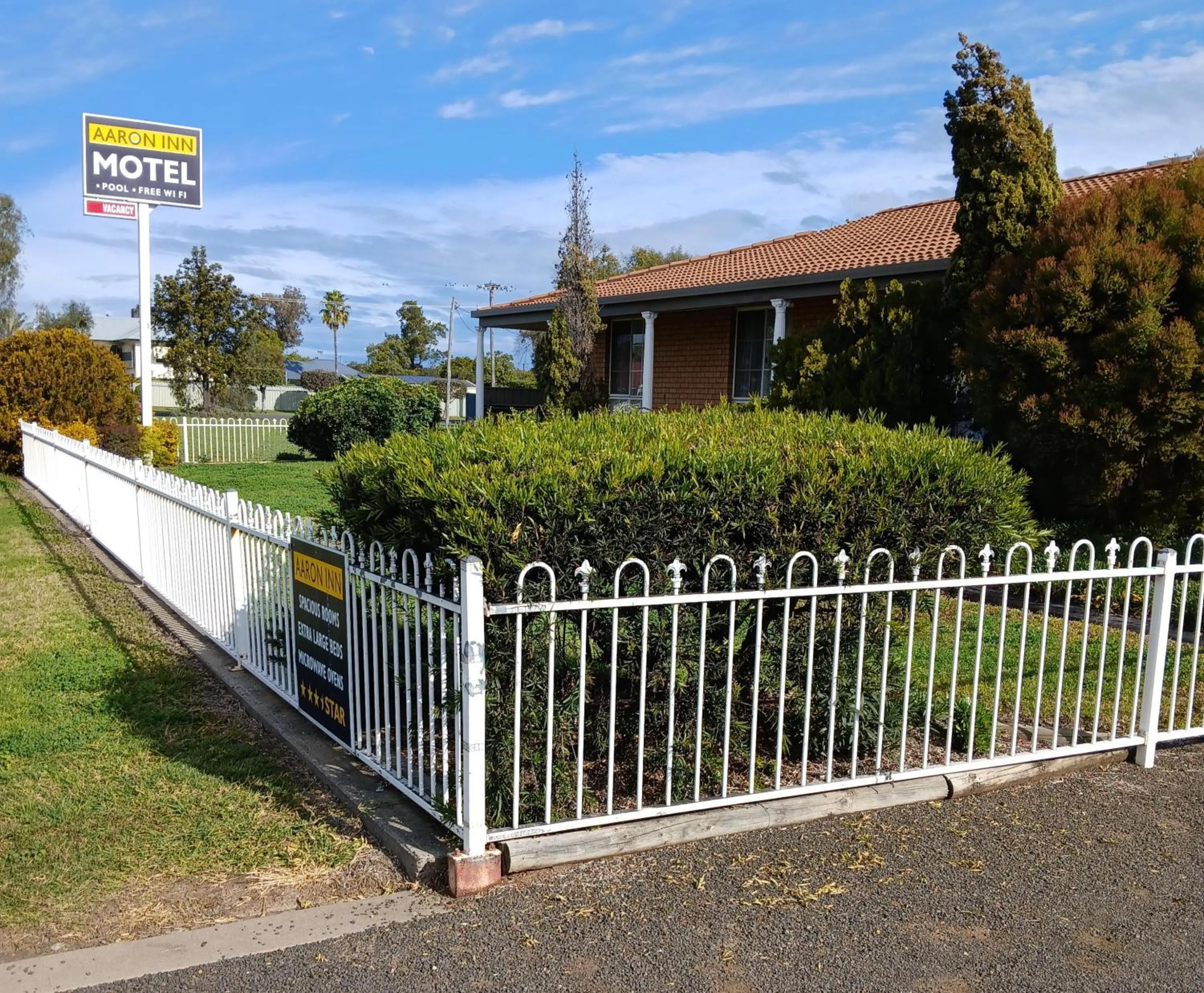 Property building in Aaron Inn Motel