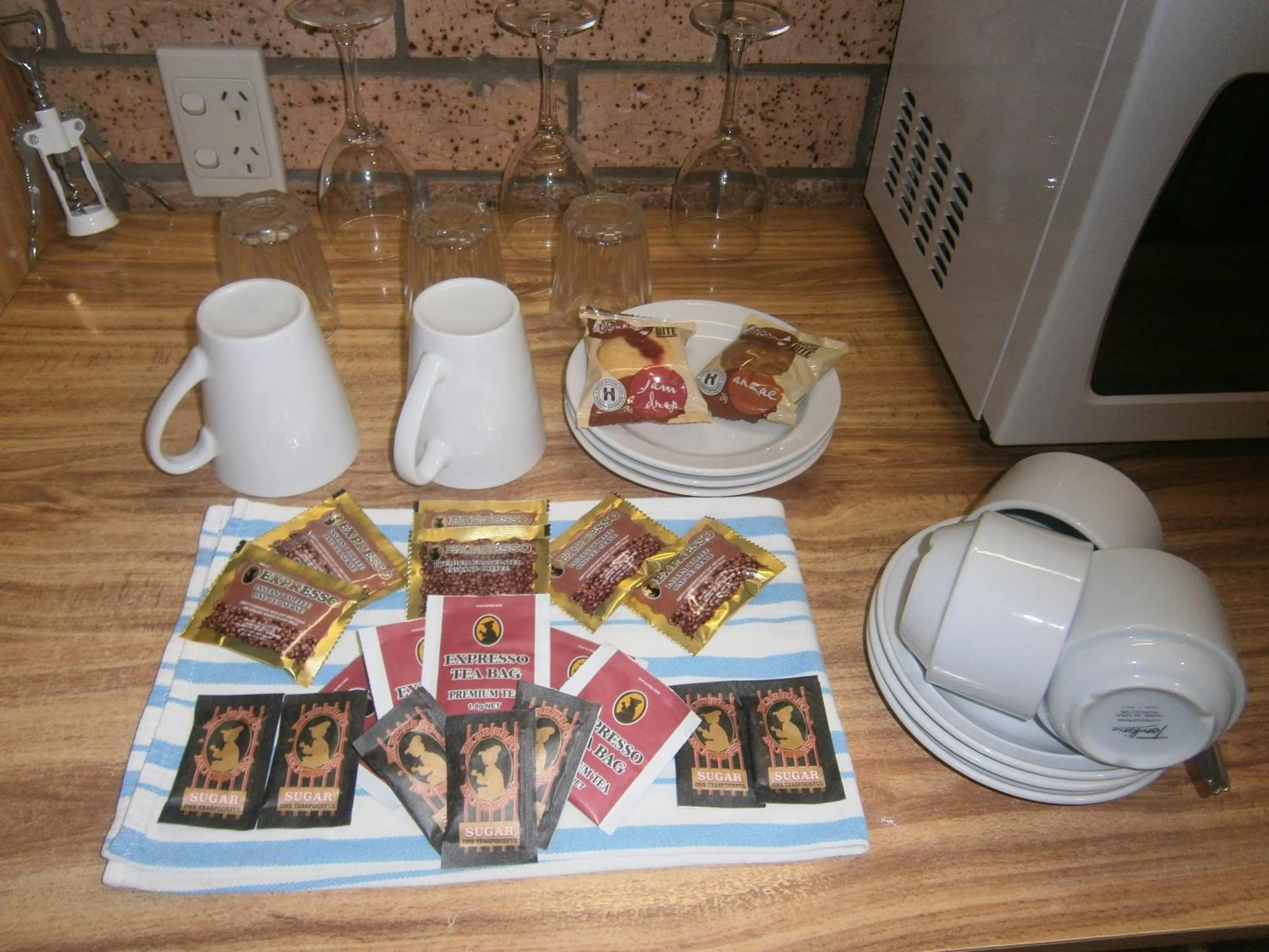 Coffee/tea facilities in Aaron Inn Motel