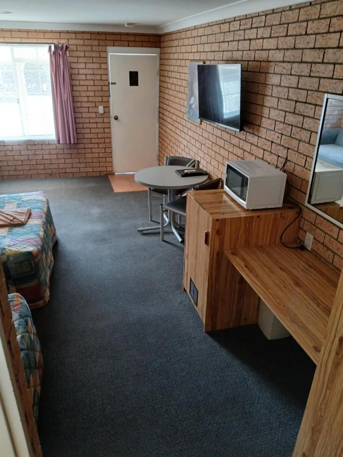 Living room in Aaron Inn Motel