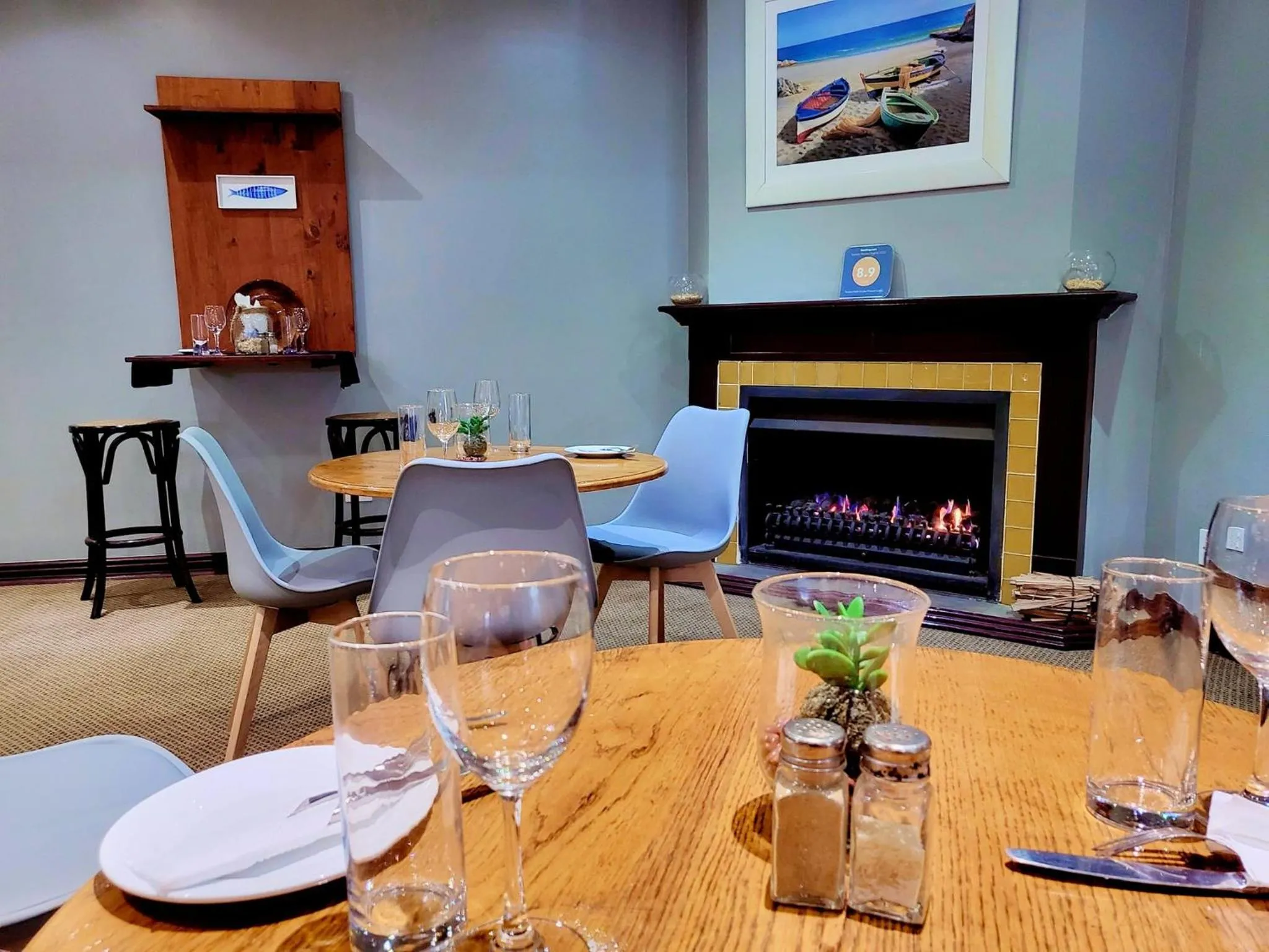 Restaurant/places to eat in Lake Pleasant Hotel