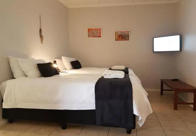 Bed in Lake Pleasant Hotel