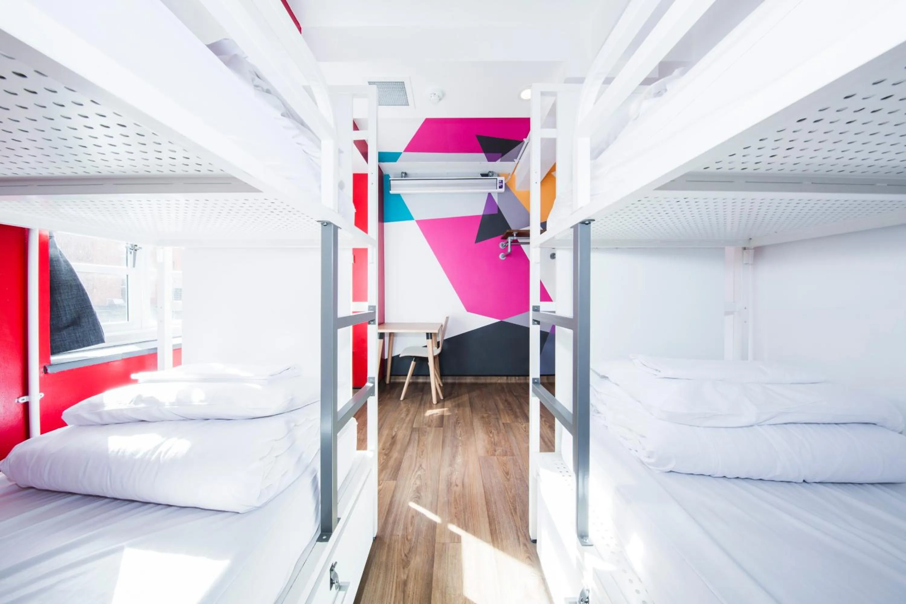 Bedroom, Bed in Generator London