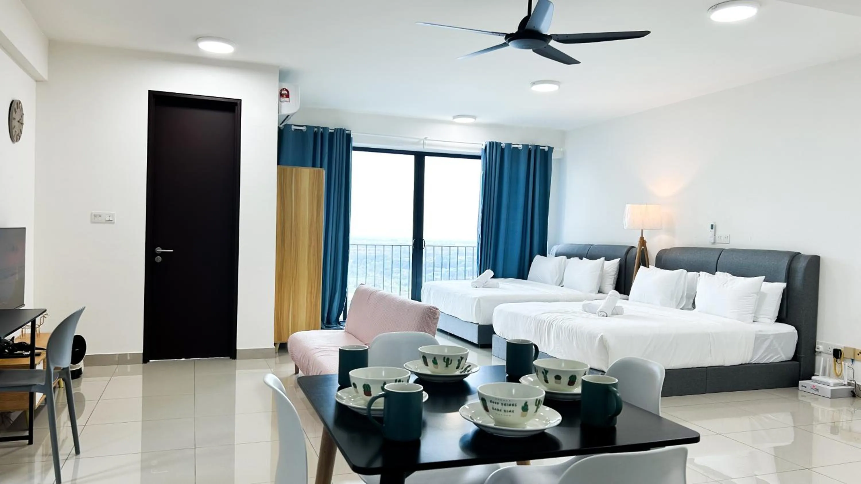 Deluxe Studio in Trefoil by Manhattan Group