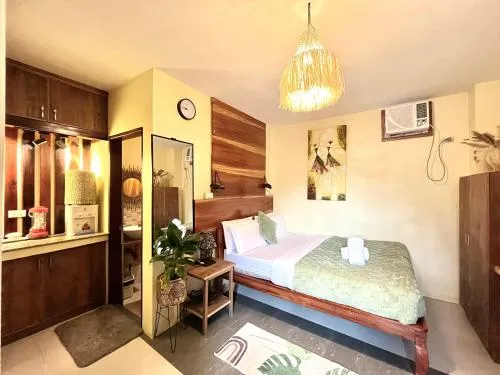 Cozy Bungalow Dua with AC and Generator in General Luna