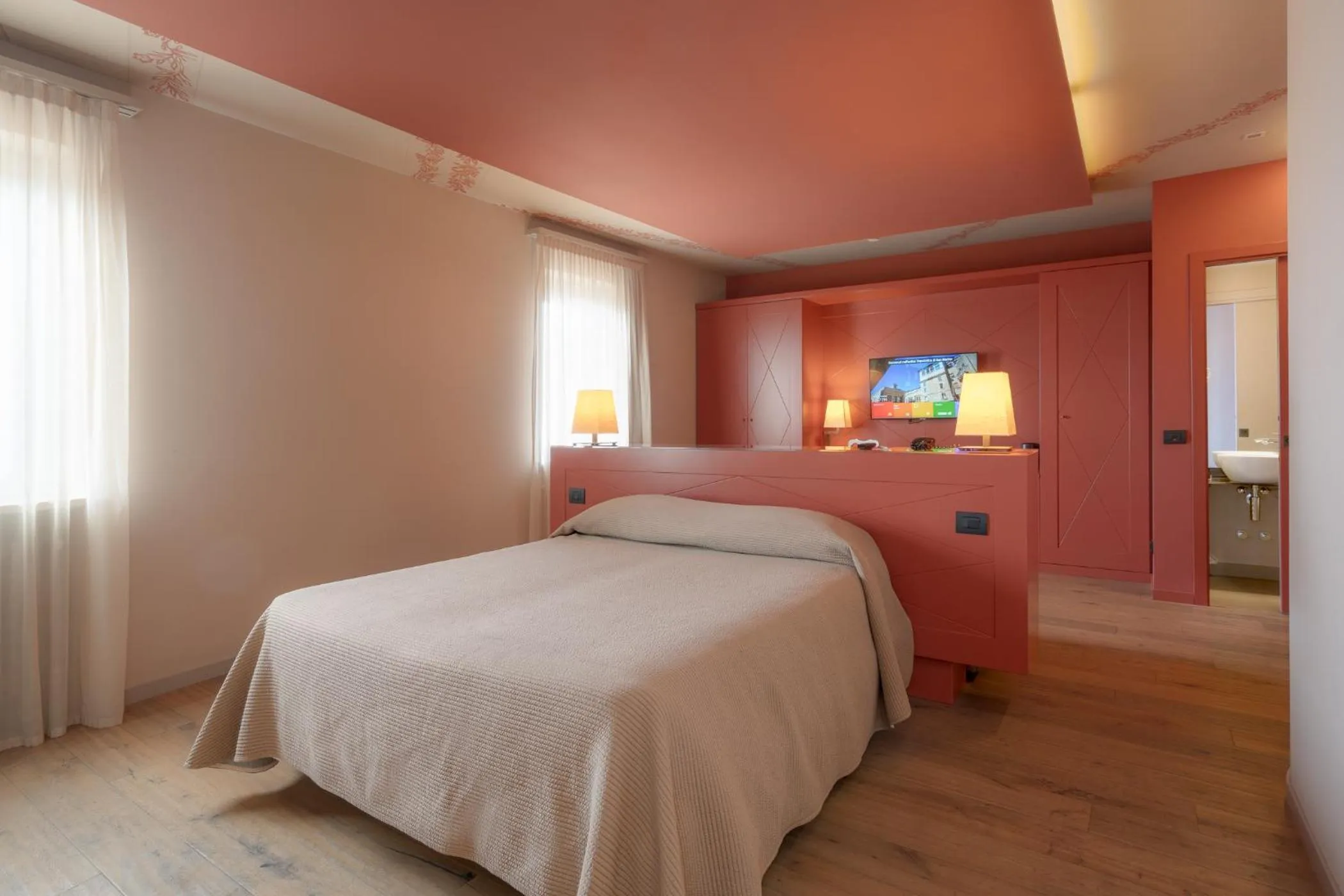 Bedroom, Bed in Titano Suites