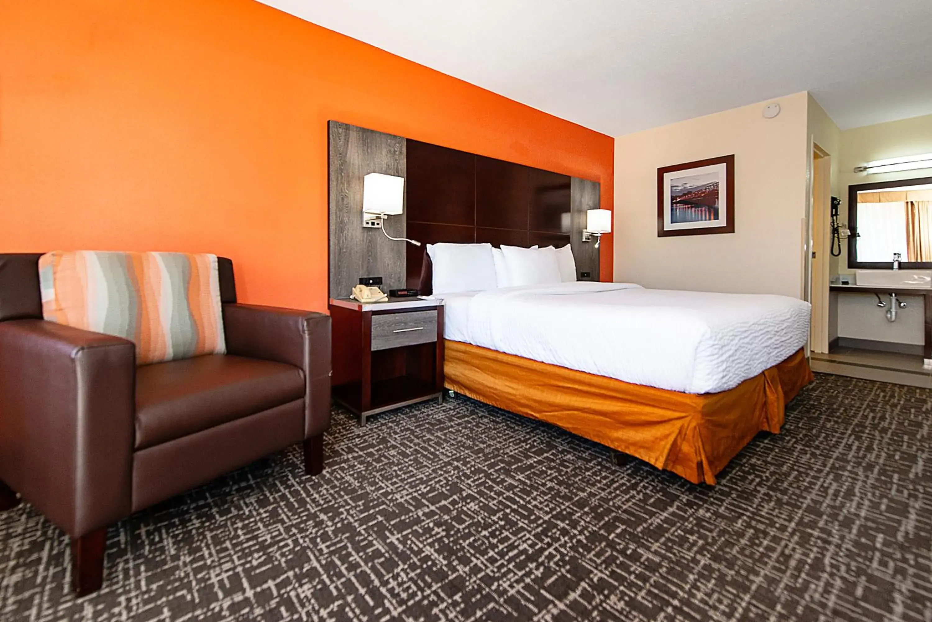 Photo of the whole room, Bed in New Hope Inn & Suites Photo of the whole room, Bed in New Hope Inn & Suites