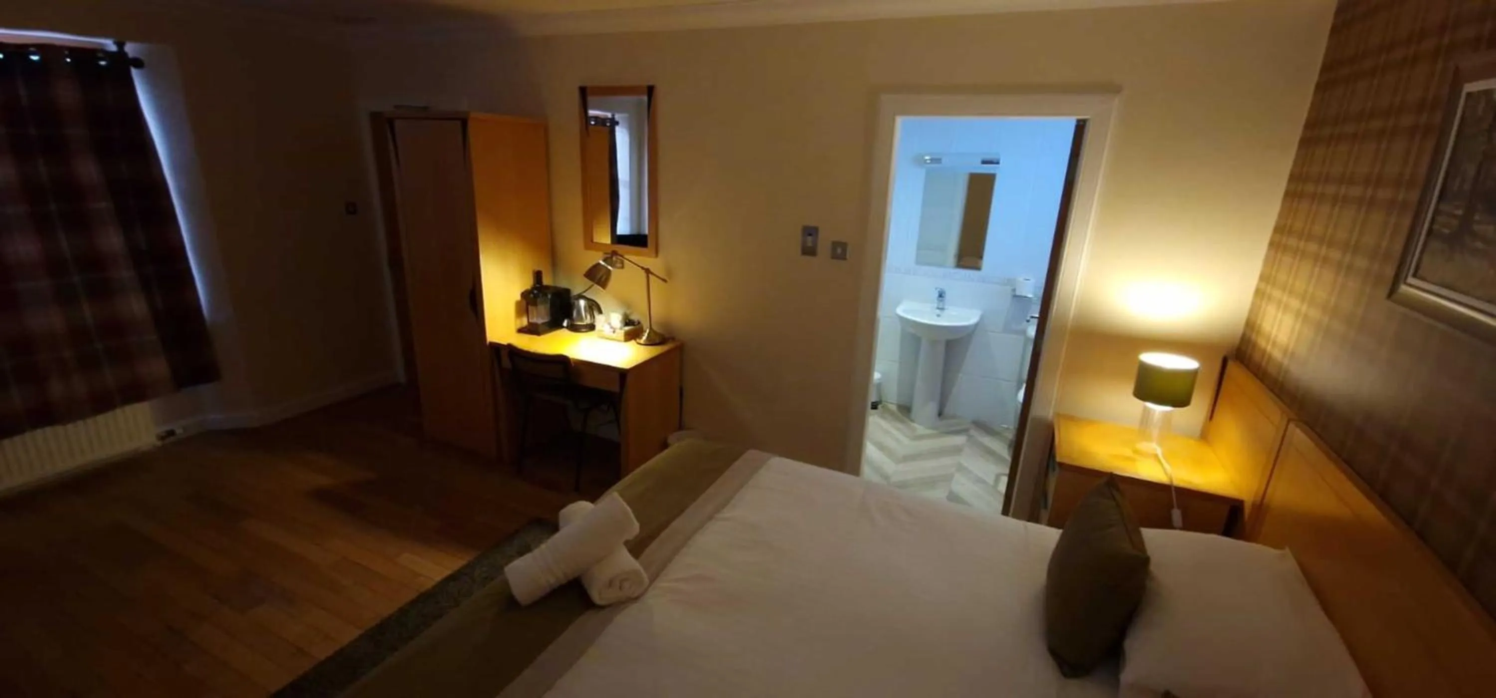 Photo of the whole room, Bed in The Inn At Lathones