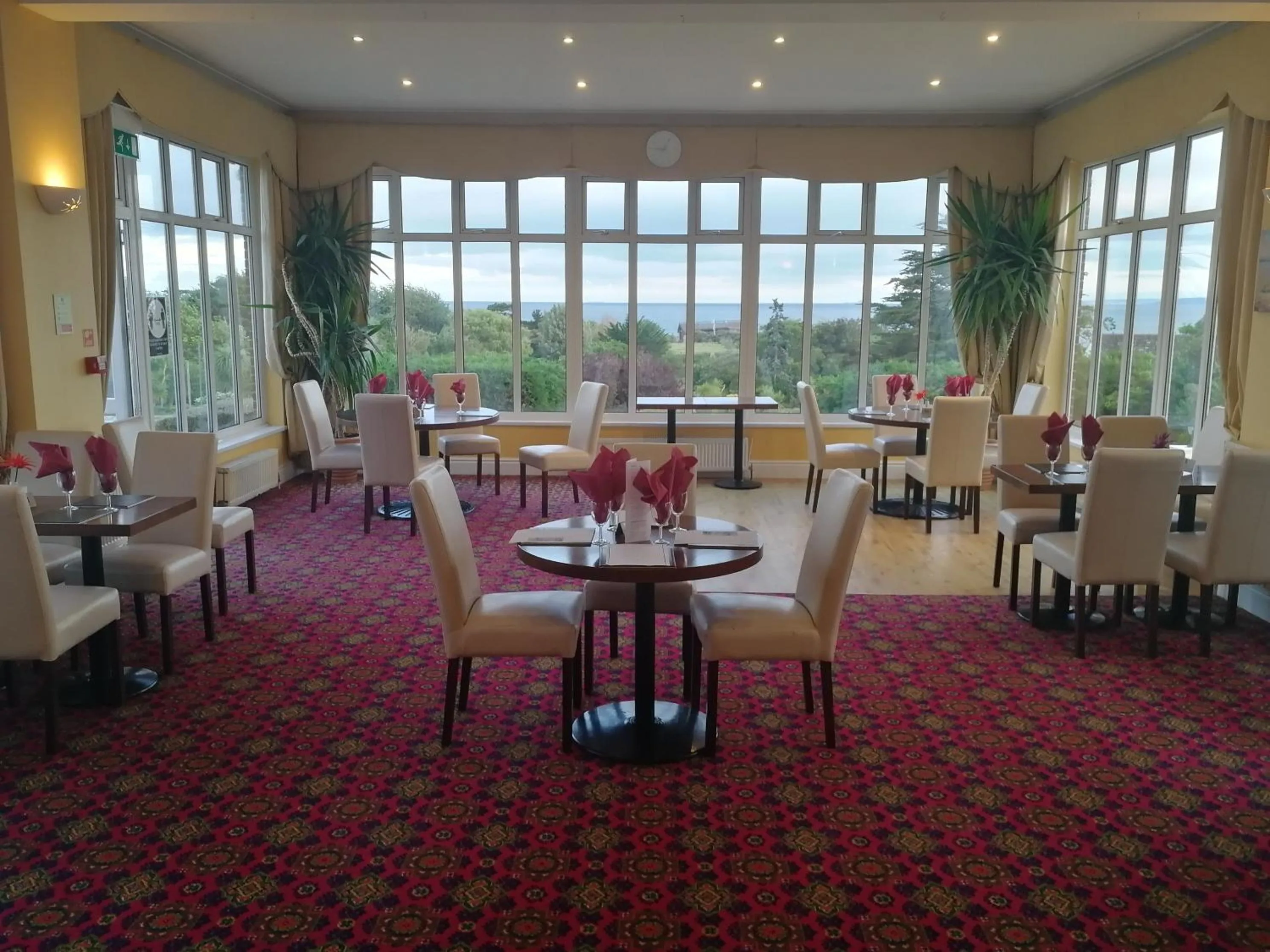 Restaurant/places to eat in The Devoncourt Resort