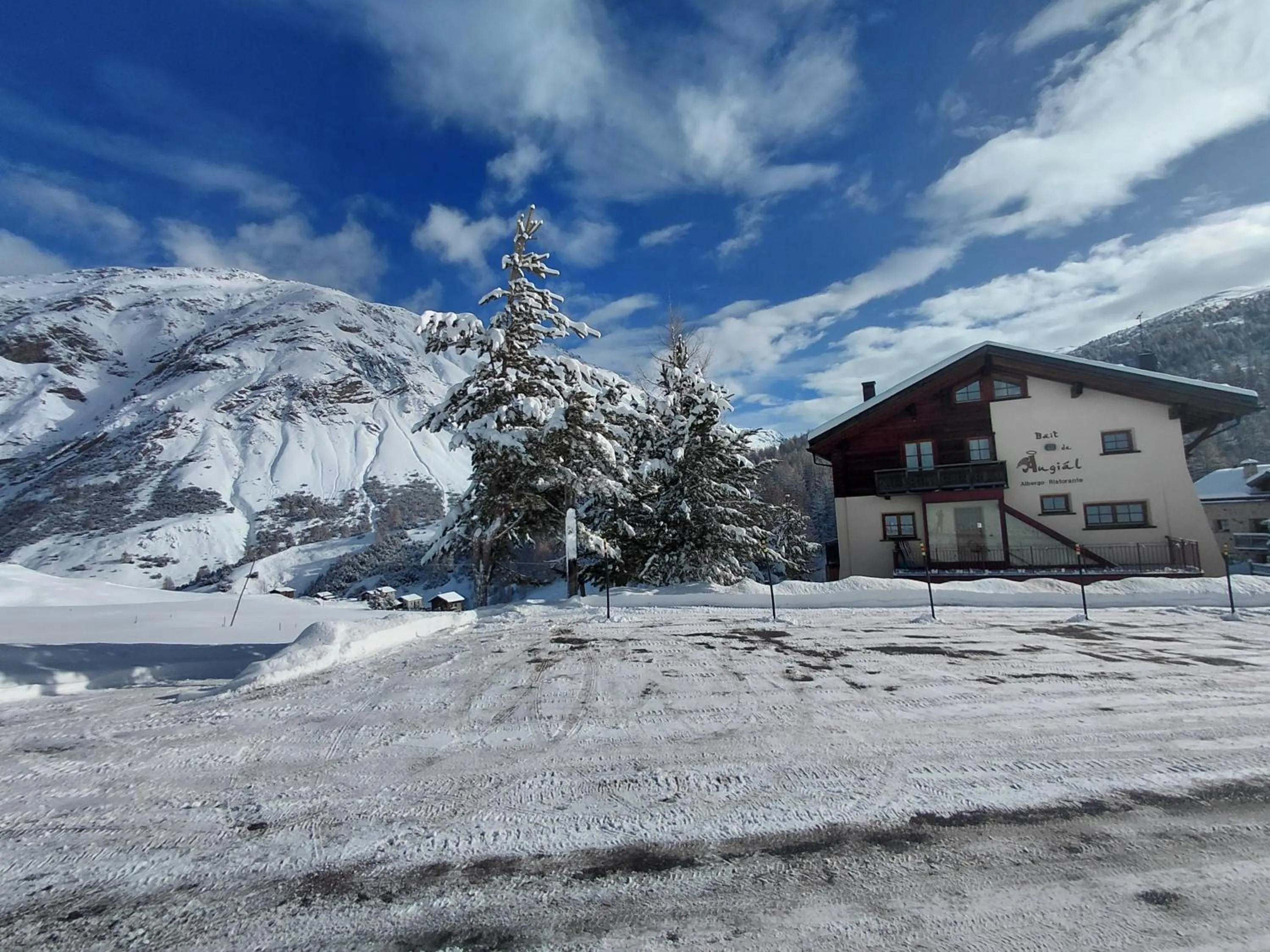 Property building in Hotel Bait de Angial