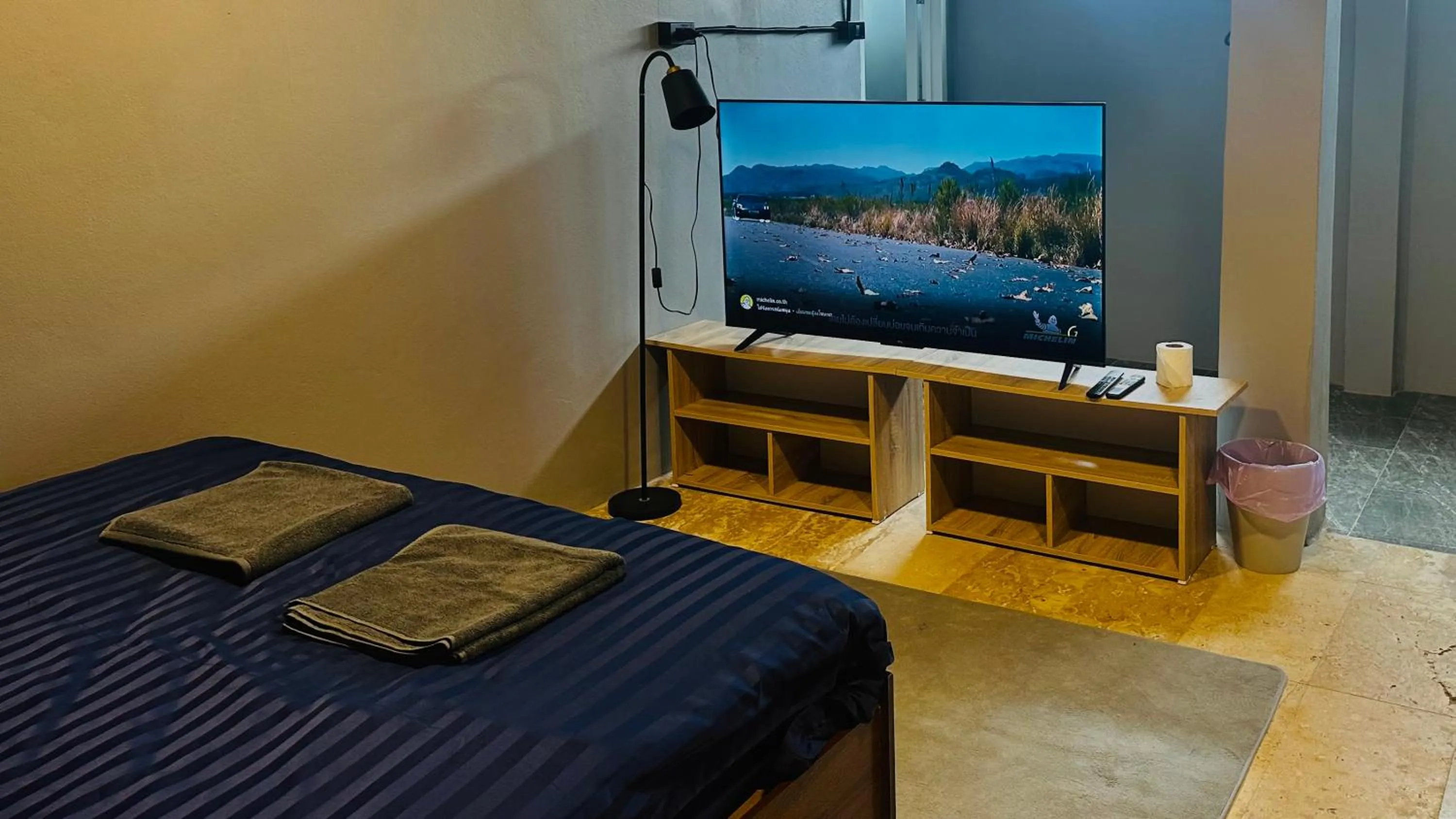 Photo of the whole room, Bed in Friends Station Tukkom Hostel & Cafe