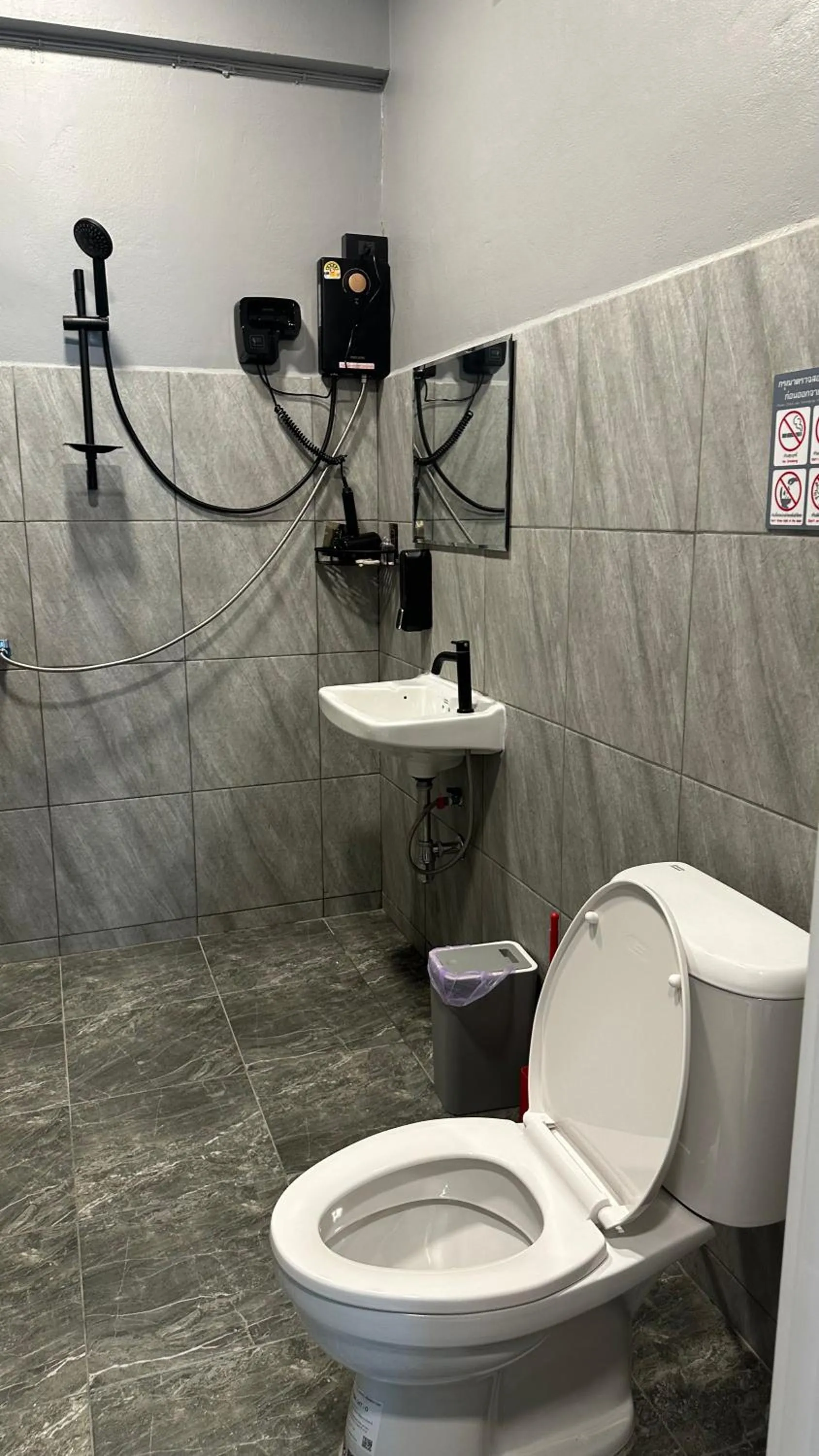 Toilet in Friends Station Tukkom Hostel & Cafe