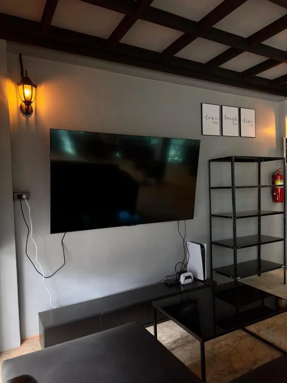 Communal lounge/ TV room, Bed in Friends Station Tukkom Hostel & Cafe Communal lounge/ TV room, Bed in Friends Station Tukkom Hostel & Cafe