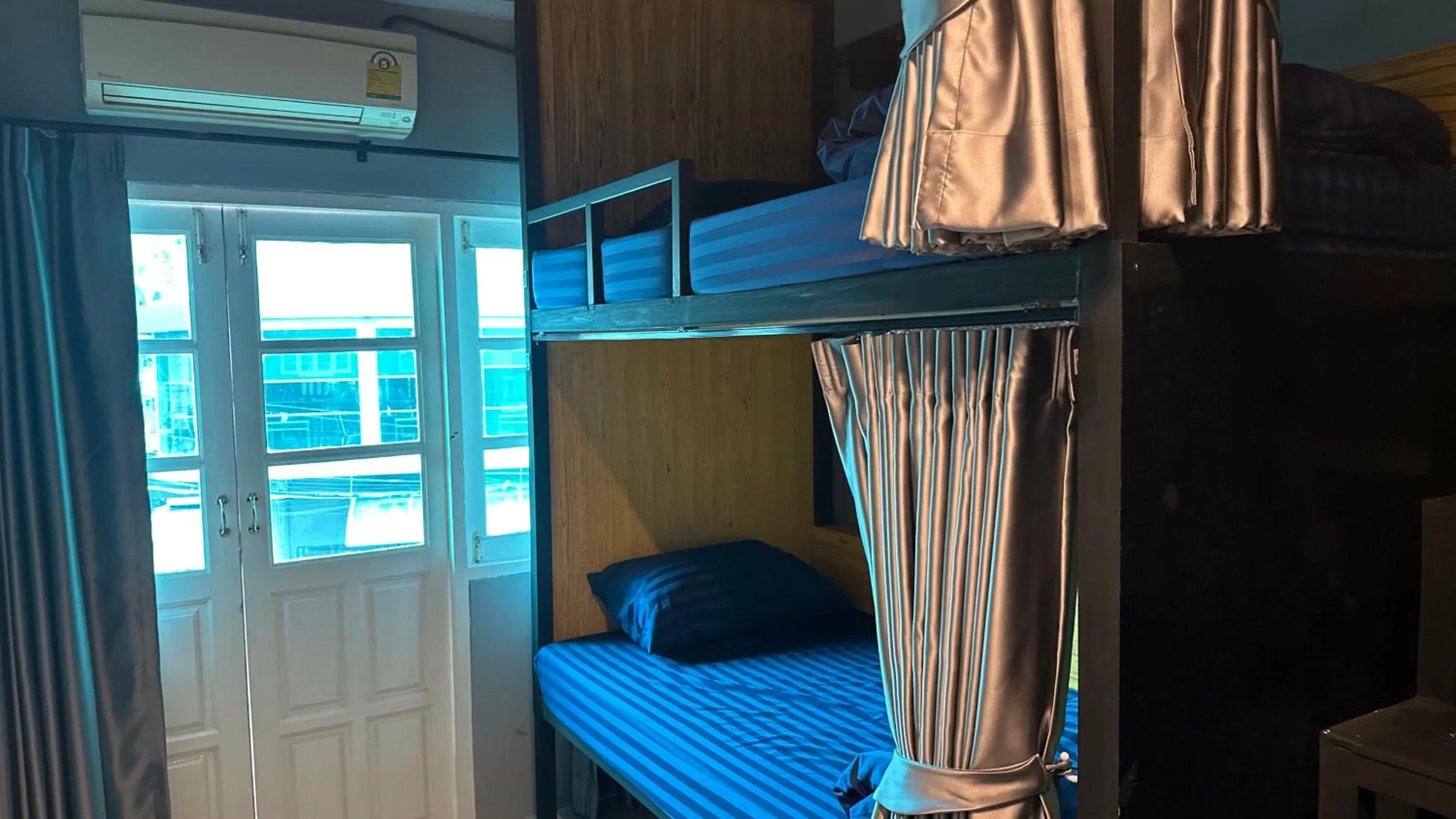 bunk bed, Bed in Friends Station Tukkom Hostel & Cafe