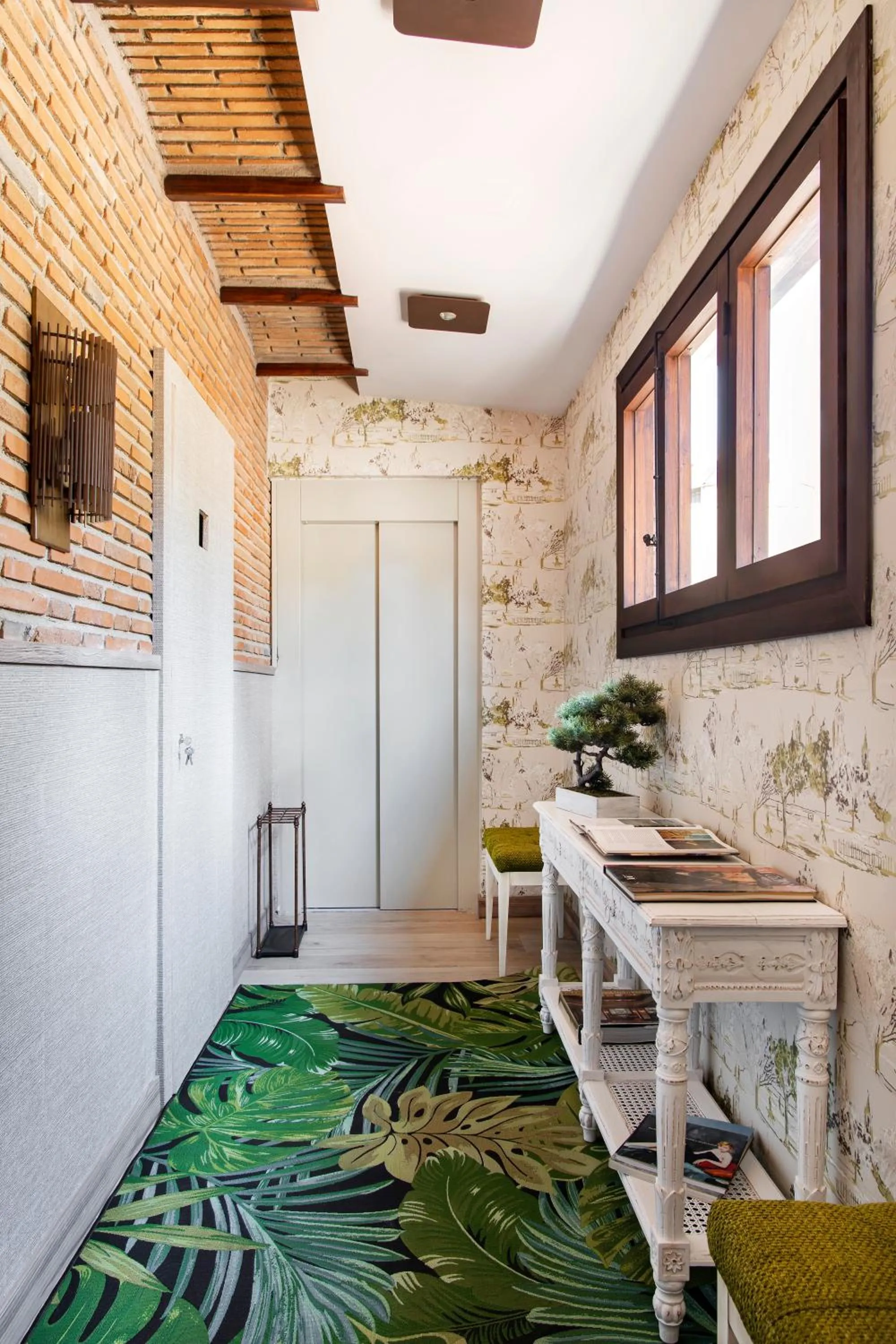 Property building in Los Rosales Hotel