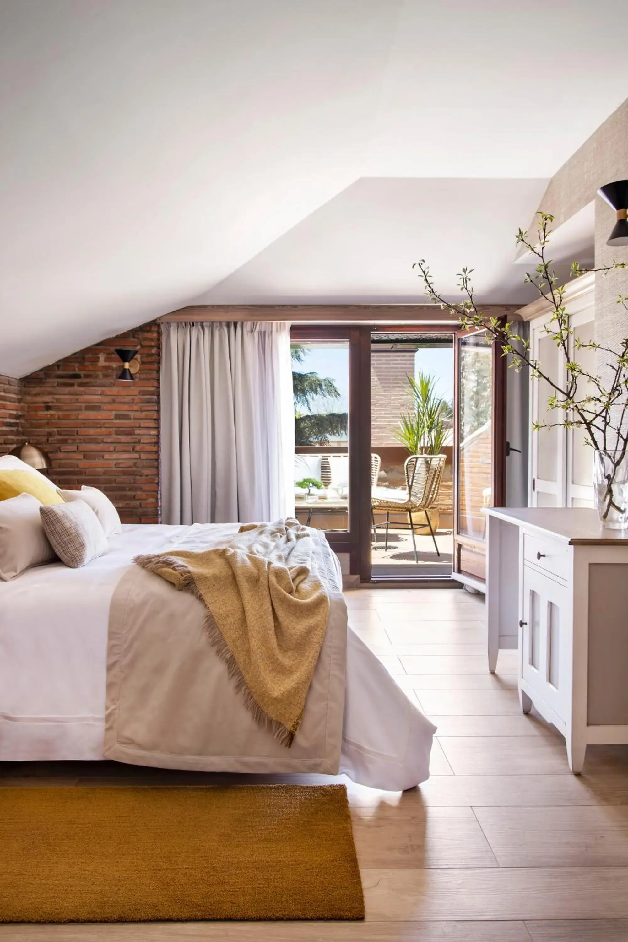 Double Room - single occupancy in Los Rosales Hotel Double Room - single occupancy in Los Rosales Hotel