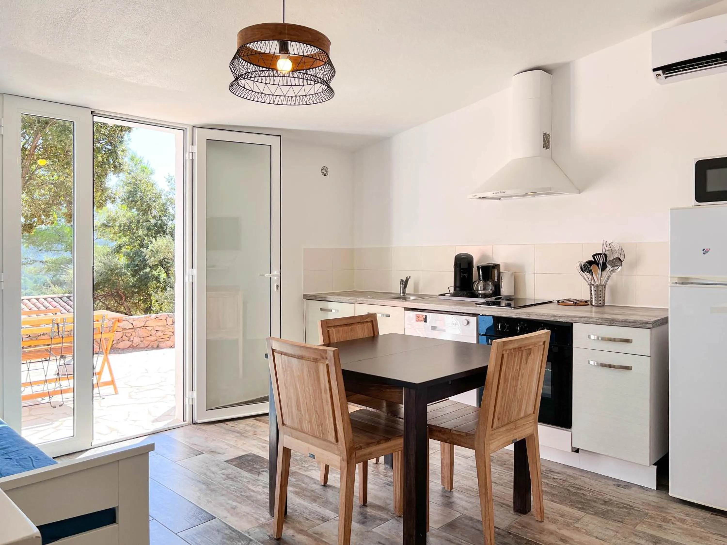 Kitchen or kitchenette in Royal Palm