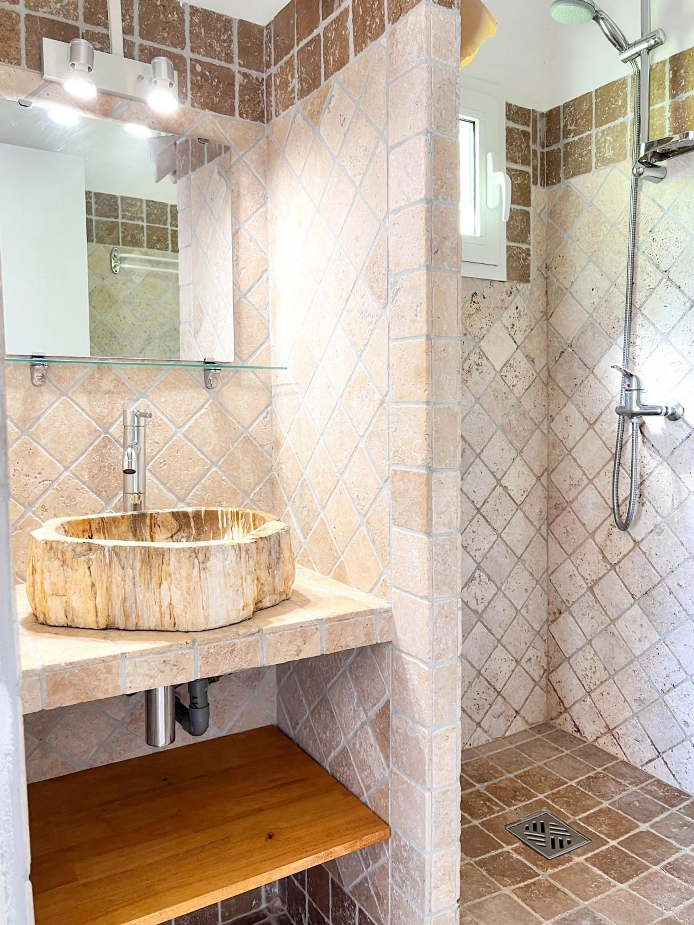 Shower in Royal Palm