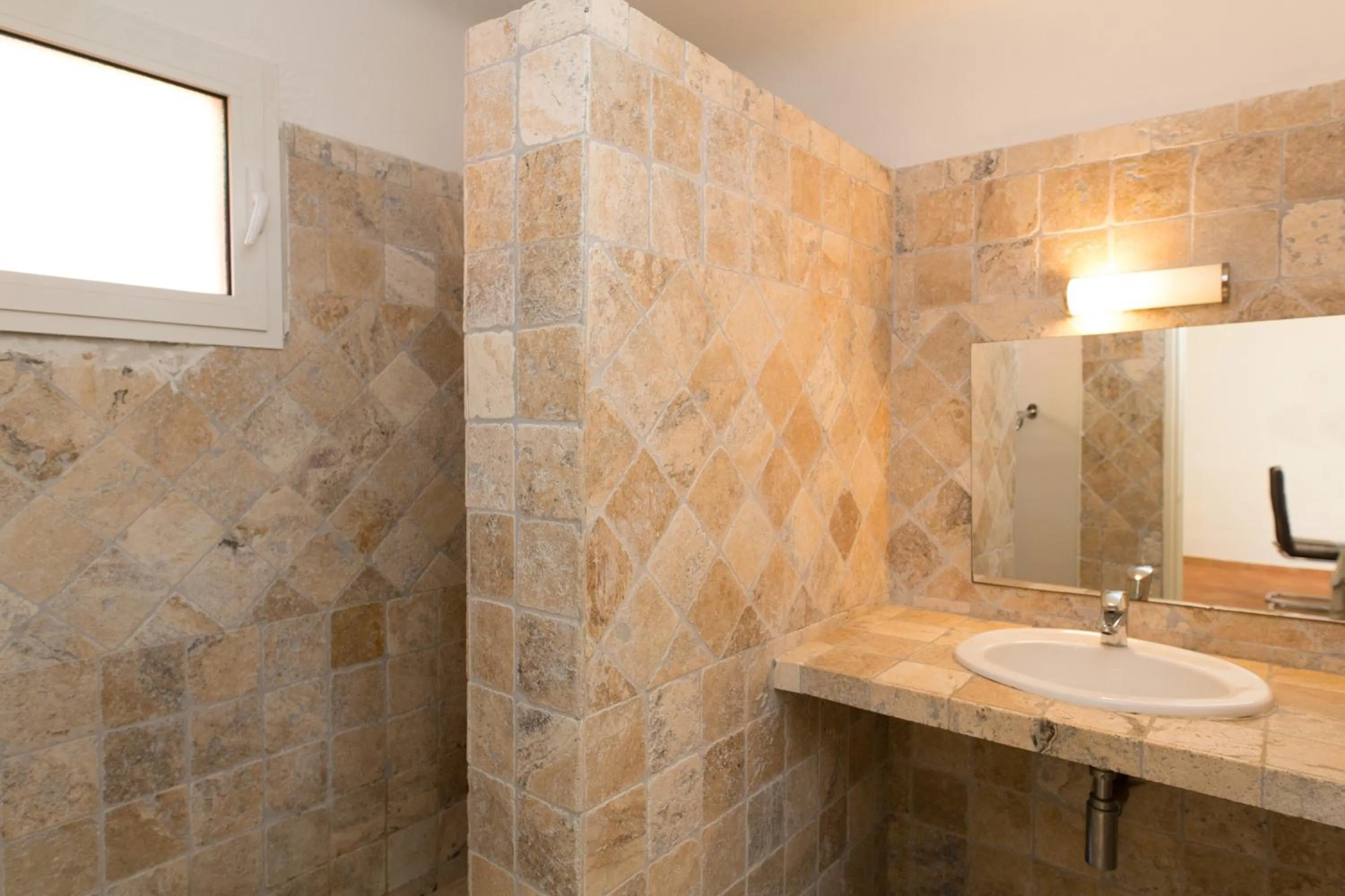 Shower in Royal Palm