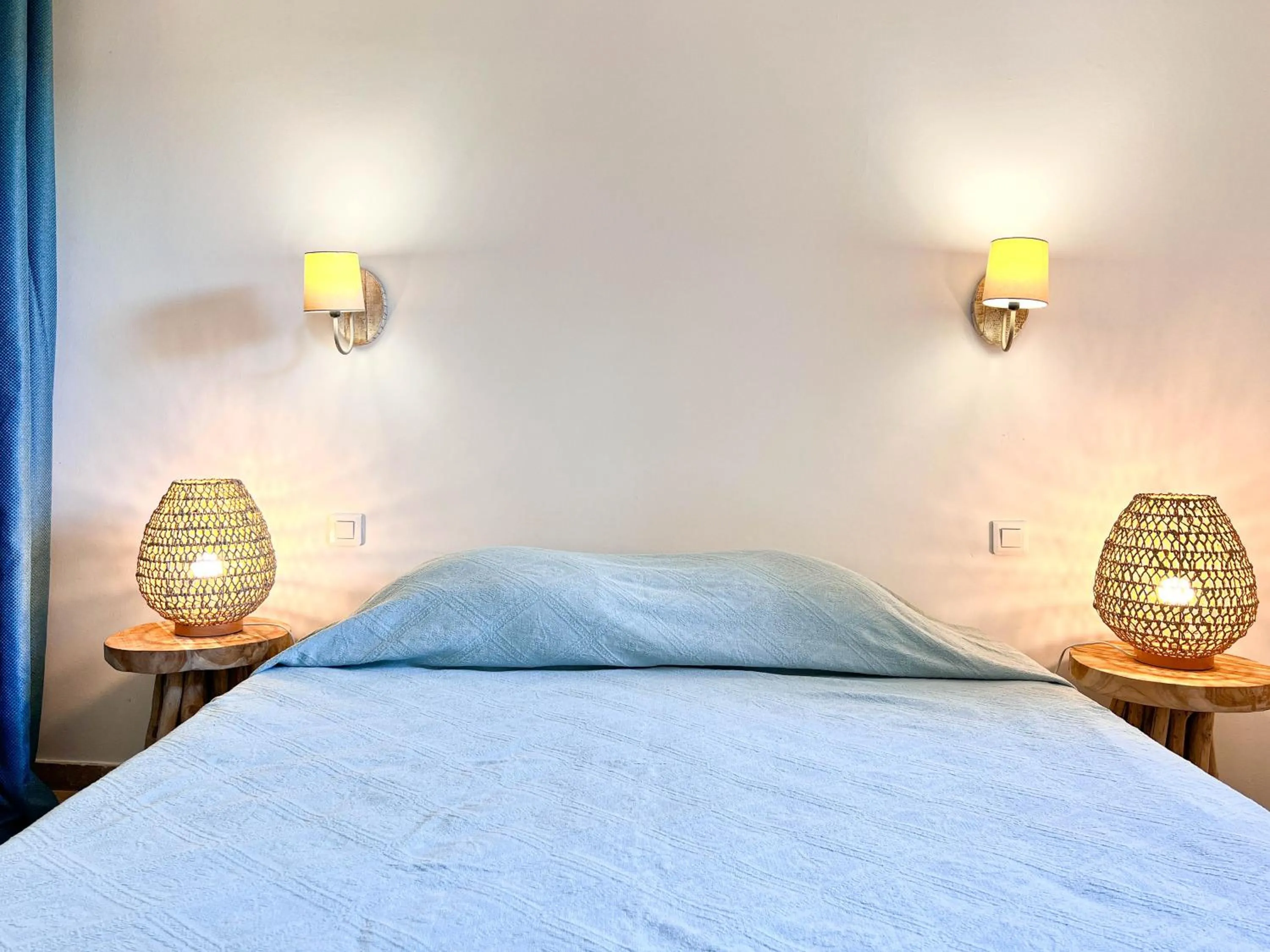 Bed in Royal Palm