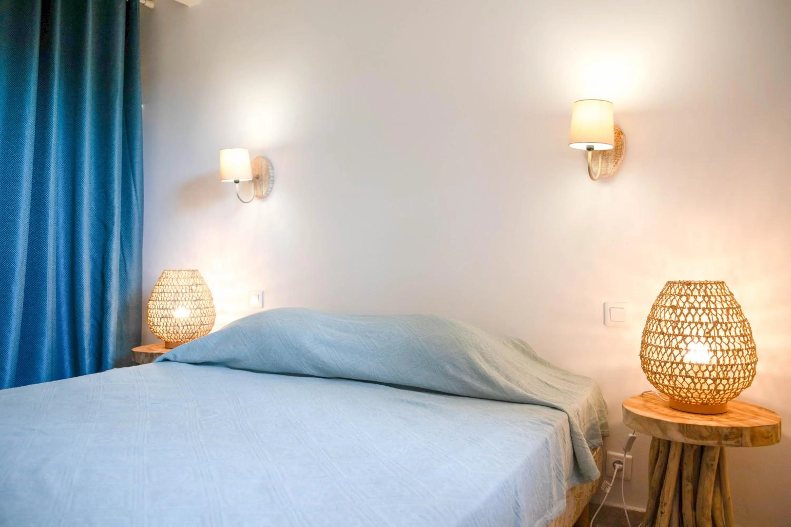 Bed in Royal Palm