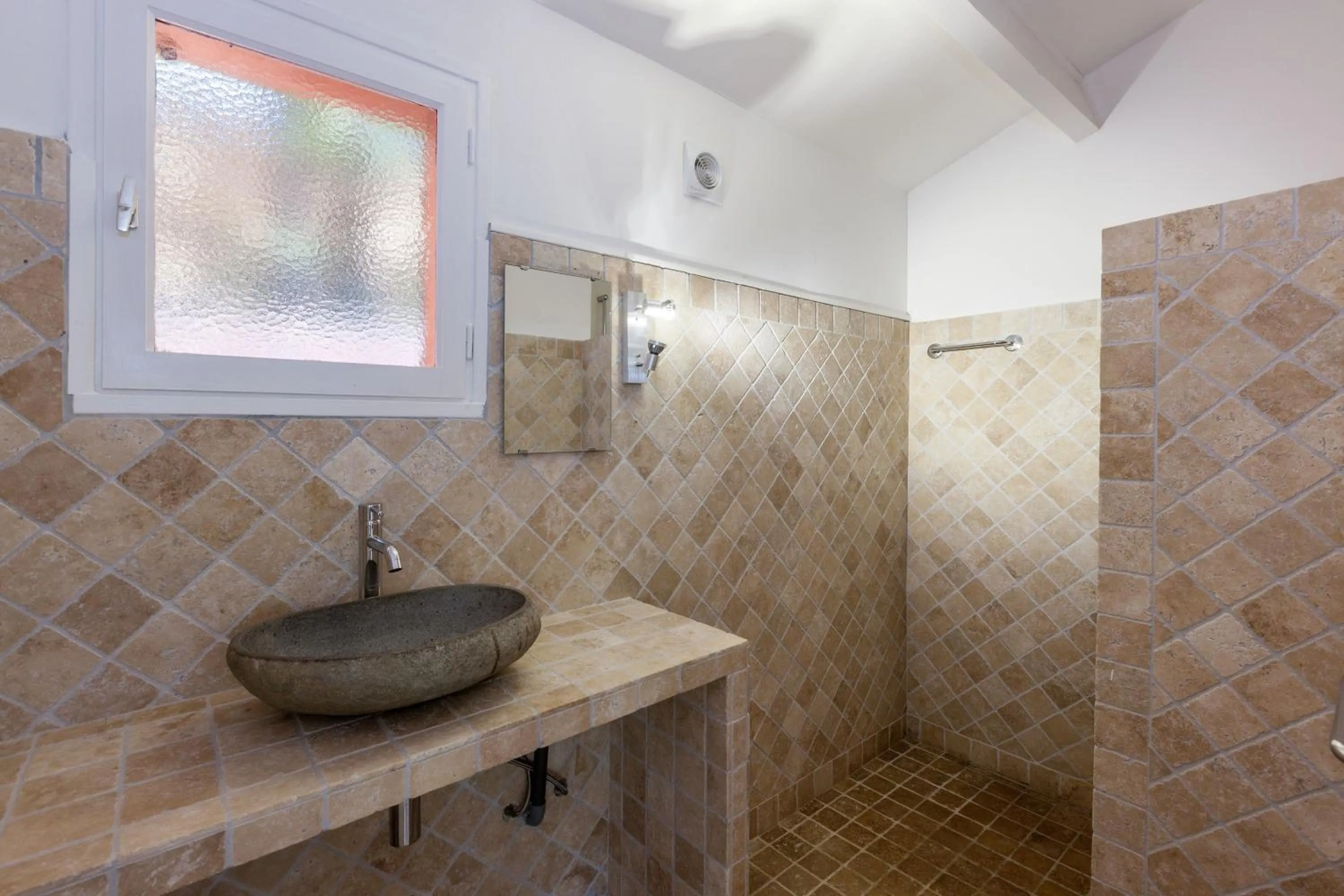 Shower in Royal Palm