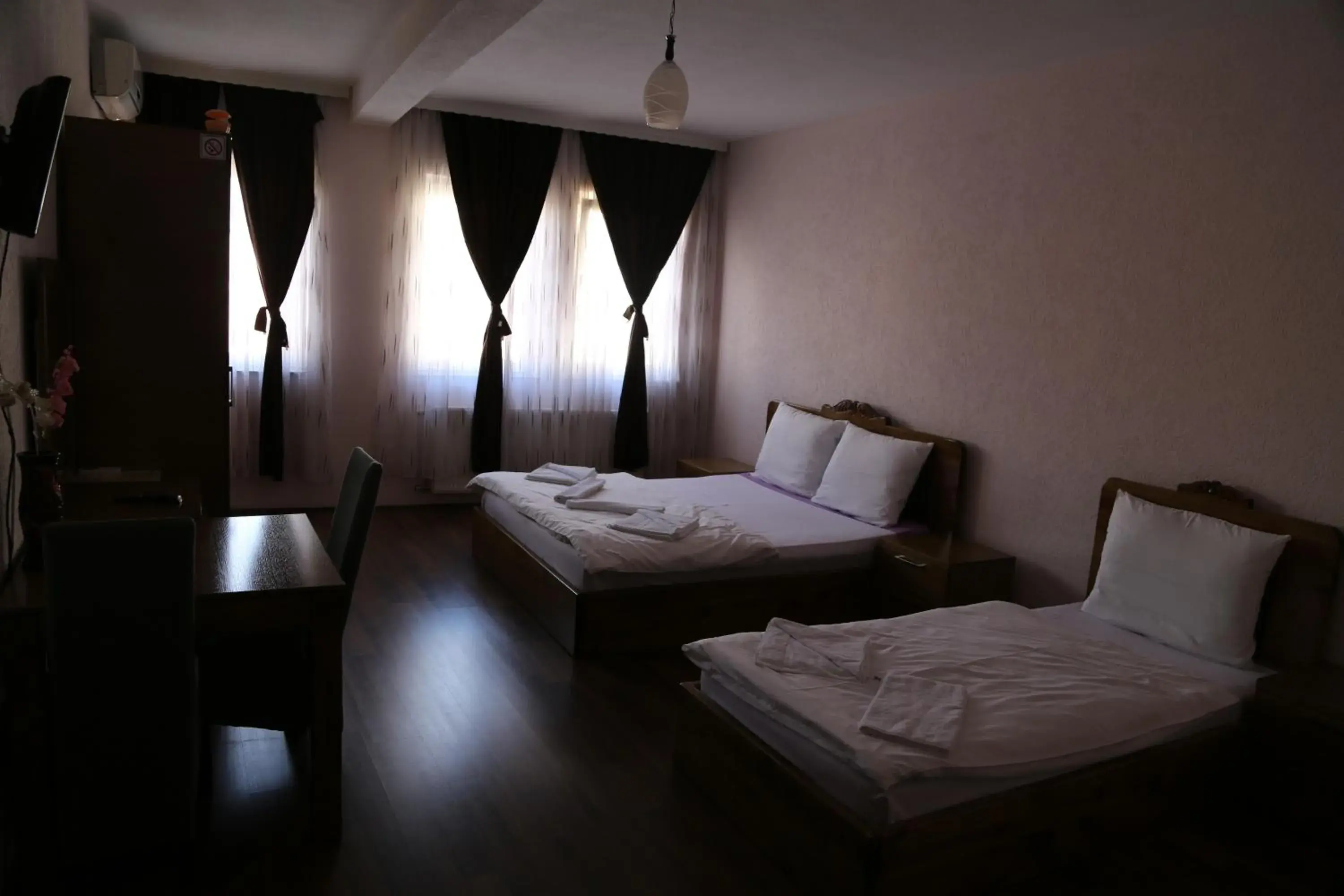 Deluxe Double Room (2 Adults + 1 Child) in Hotel Antika Deluxe Double Room (2 Adults + 1 Child) in Hotel Antika