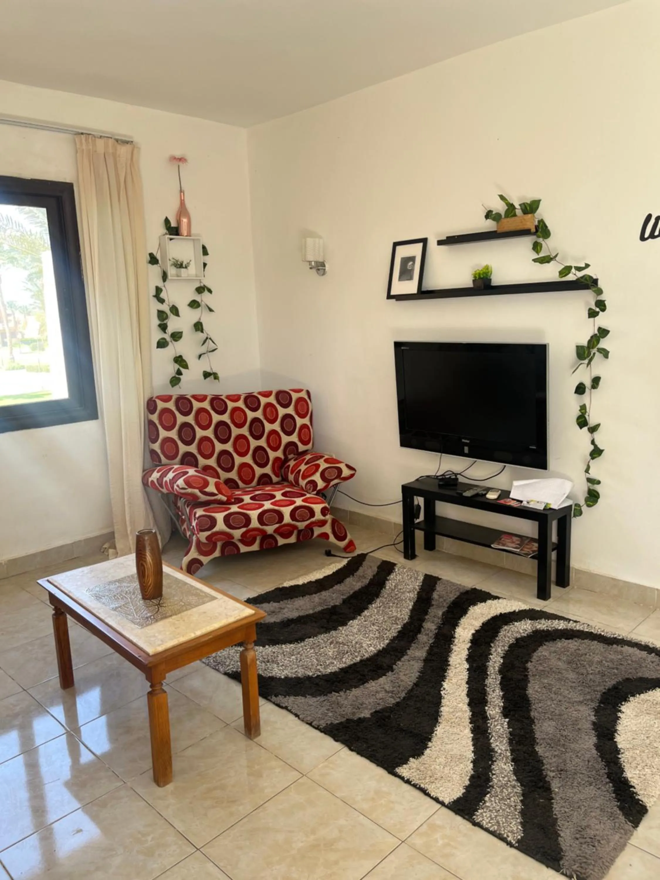 Stella de Mari chalet in Makadi with beach and pool view