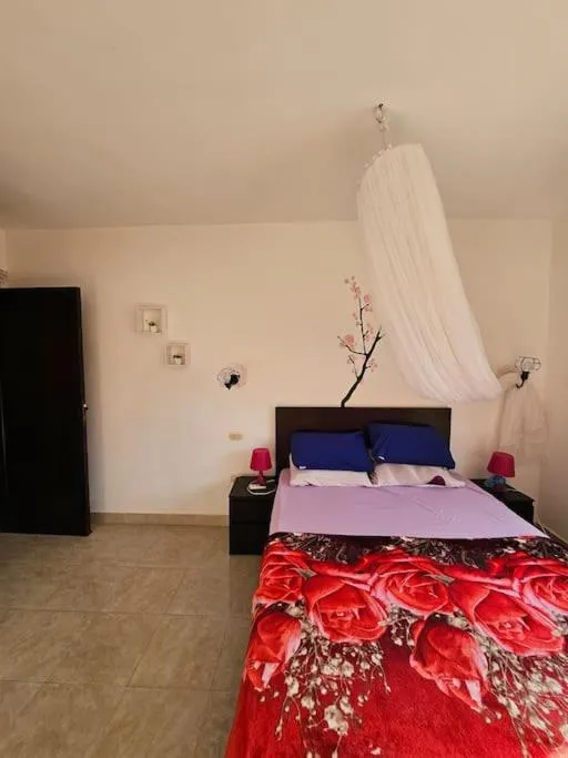 Stella de Mari chalet in Makadi with beach and pool view