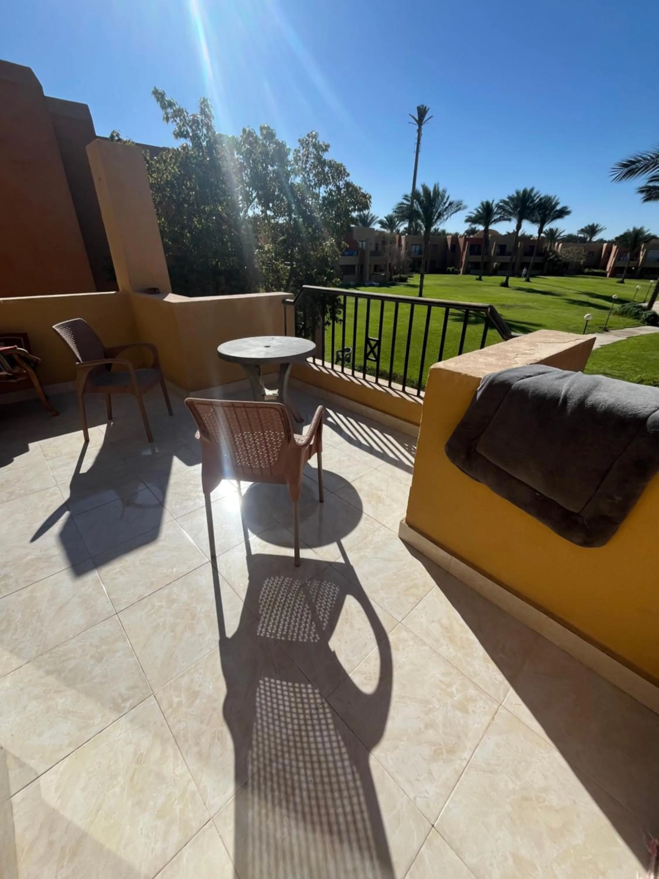 Stella de Mari chalet in Makadi with beach and pool view