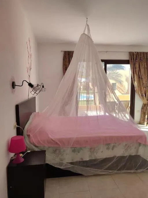 Stella de Mari chalet in Makadi with beach and pool view