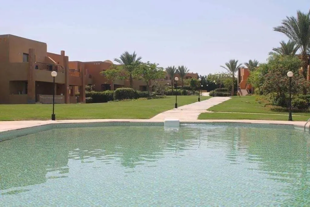 Stella de Mari chalet in Makadi with beach and pool view