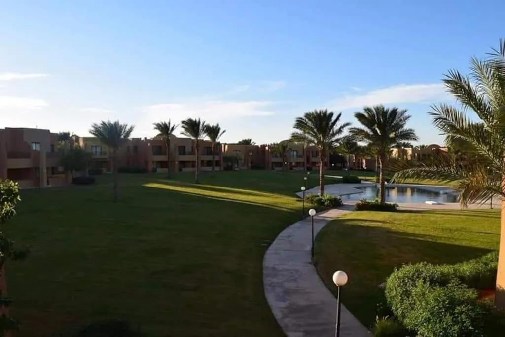 Stella de Mari chalet in Makadi with beach and pool view
