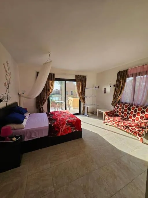 Stella de Mari chalet in Makadi with beach and pool view
