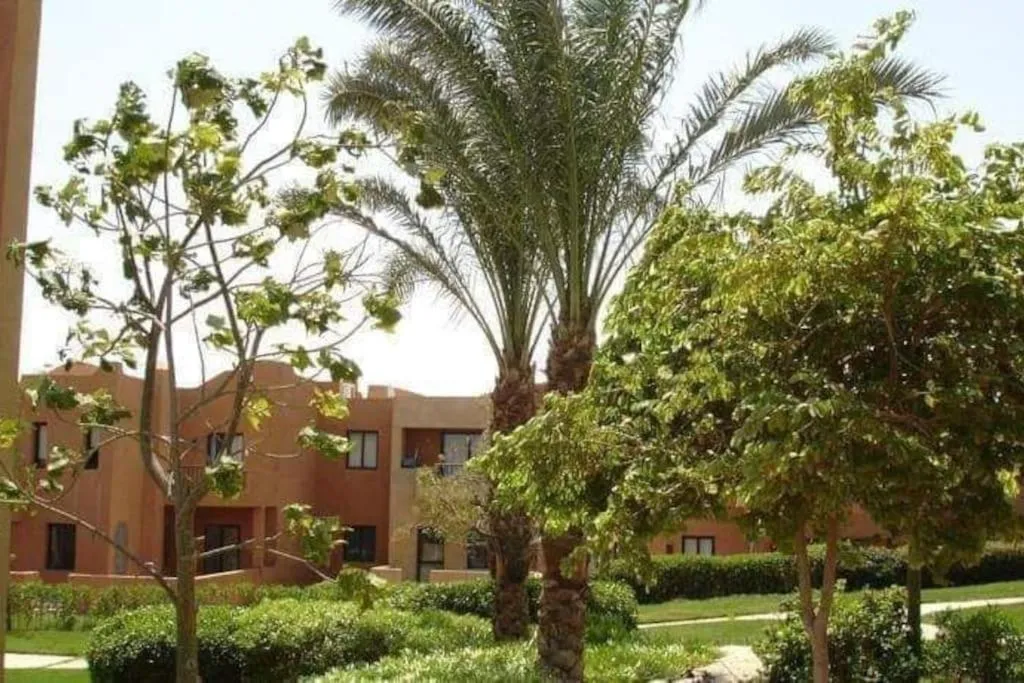 Stella de Mari chalet in Makadi with beach and pool view