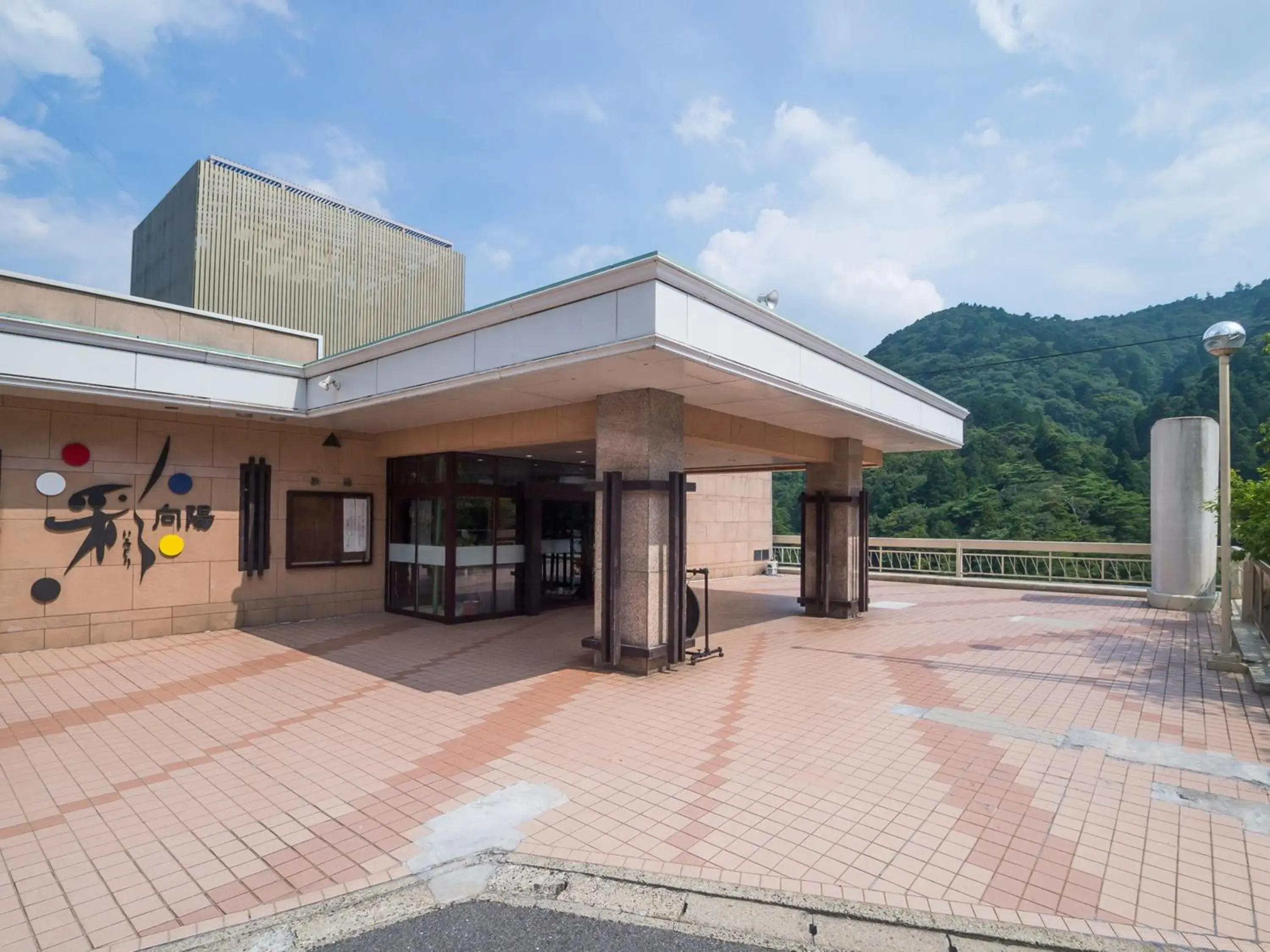 Facade/entrance in Irodori Koyo Facade/entrance in Irodori Koyo
