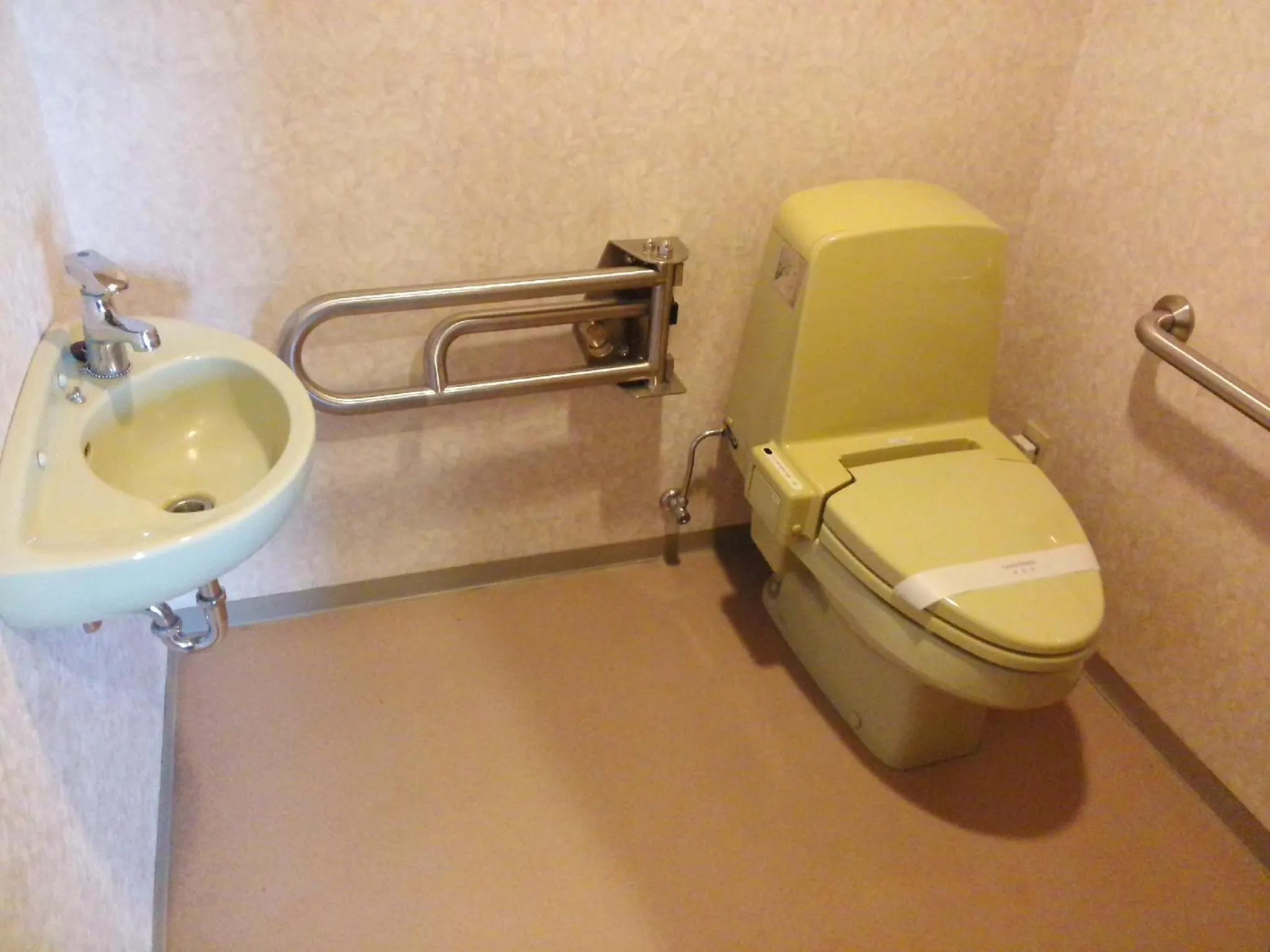 Toilet in Irodori Koyo