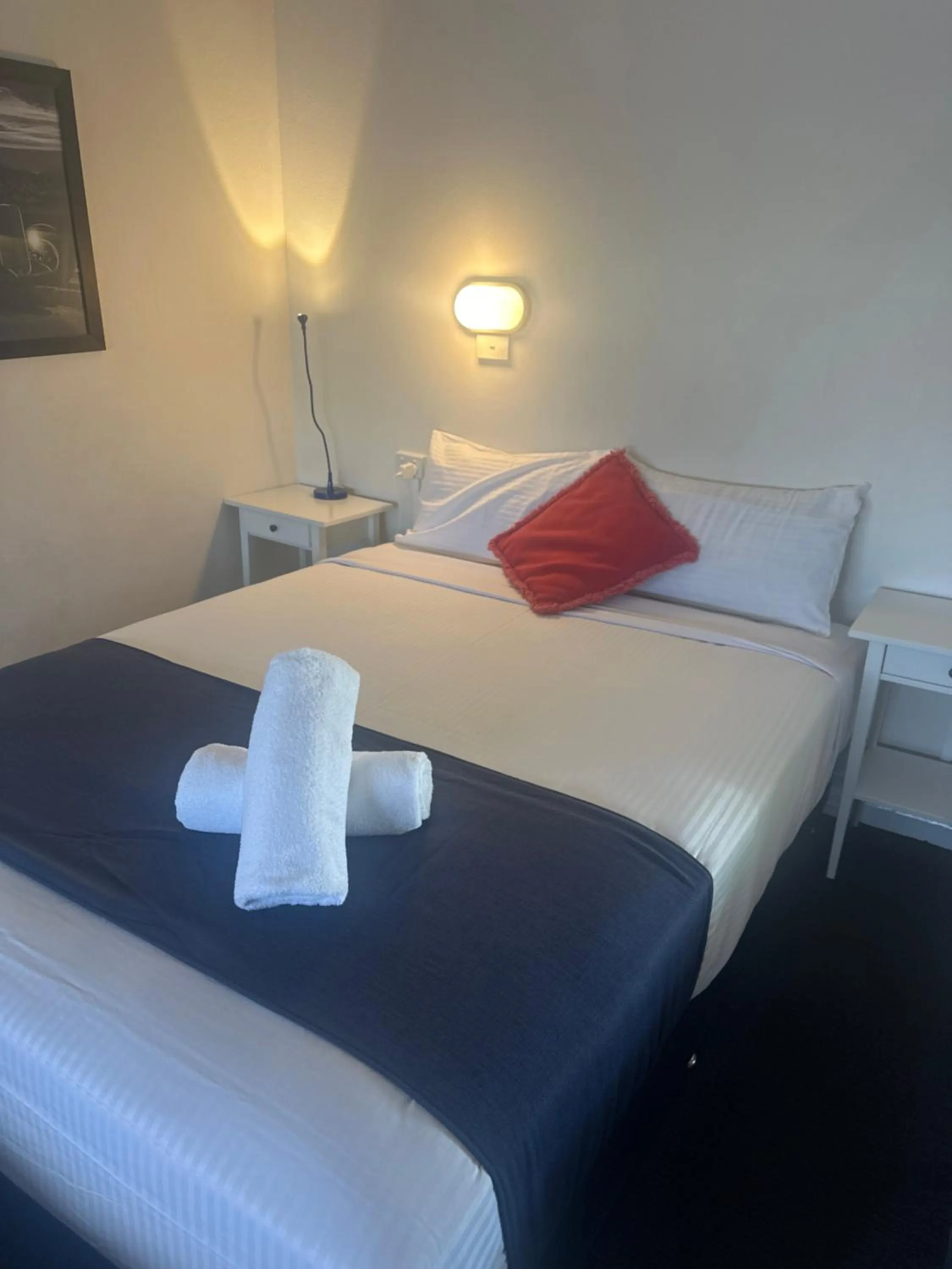 Bed in Memphis Motor Inn- UNDER NEW MANAGEMENT