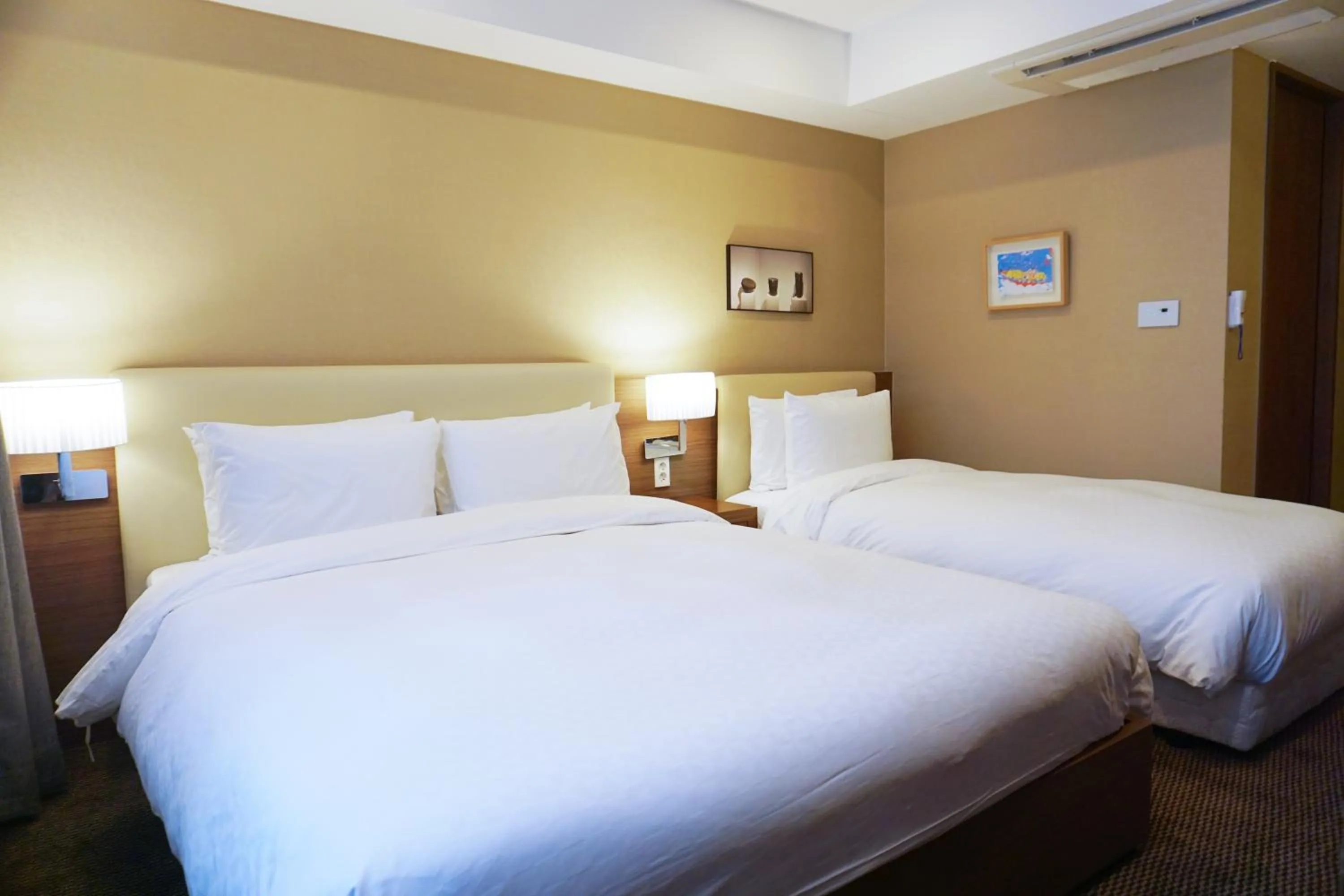 Decorative detail, Bed in Busan Business Hotel