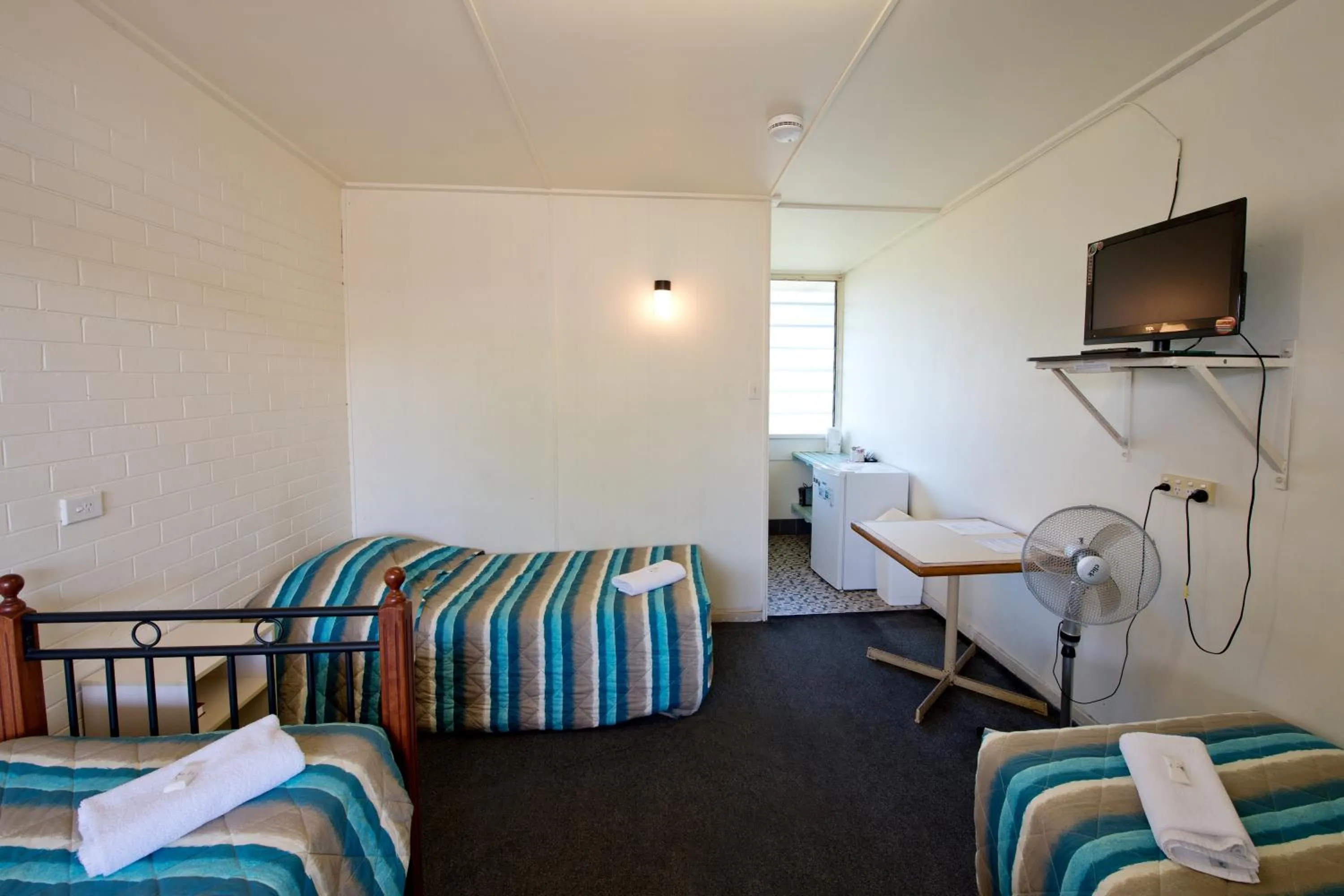 Bed in Lamington Hotel Motel - Detached Motel