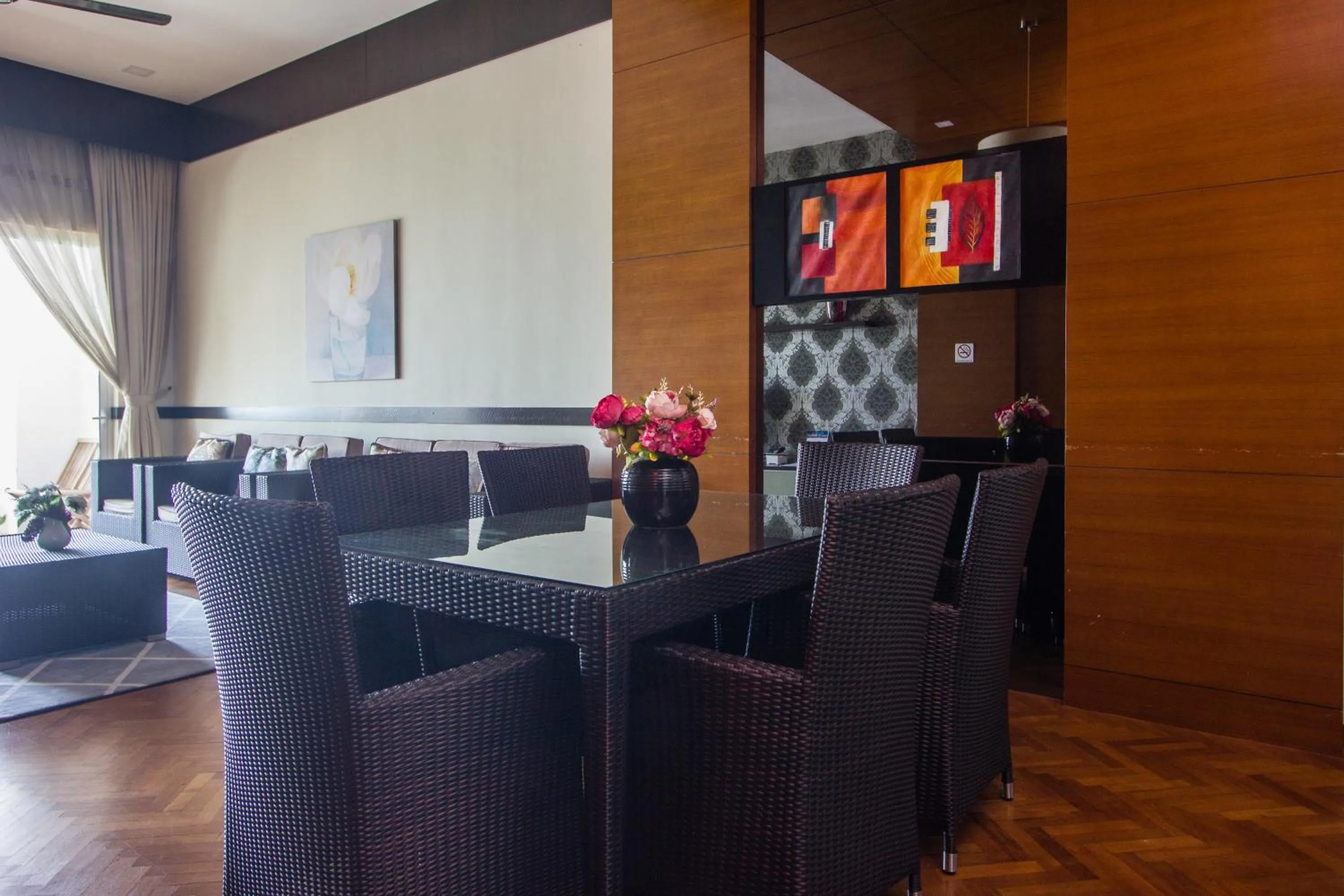 Dining area in Profolio @ Straits Quay