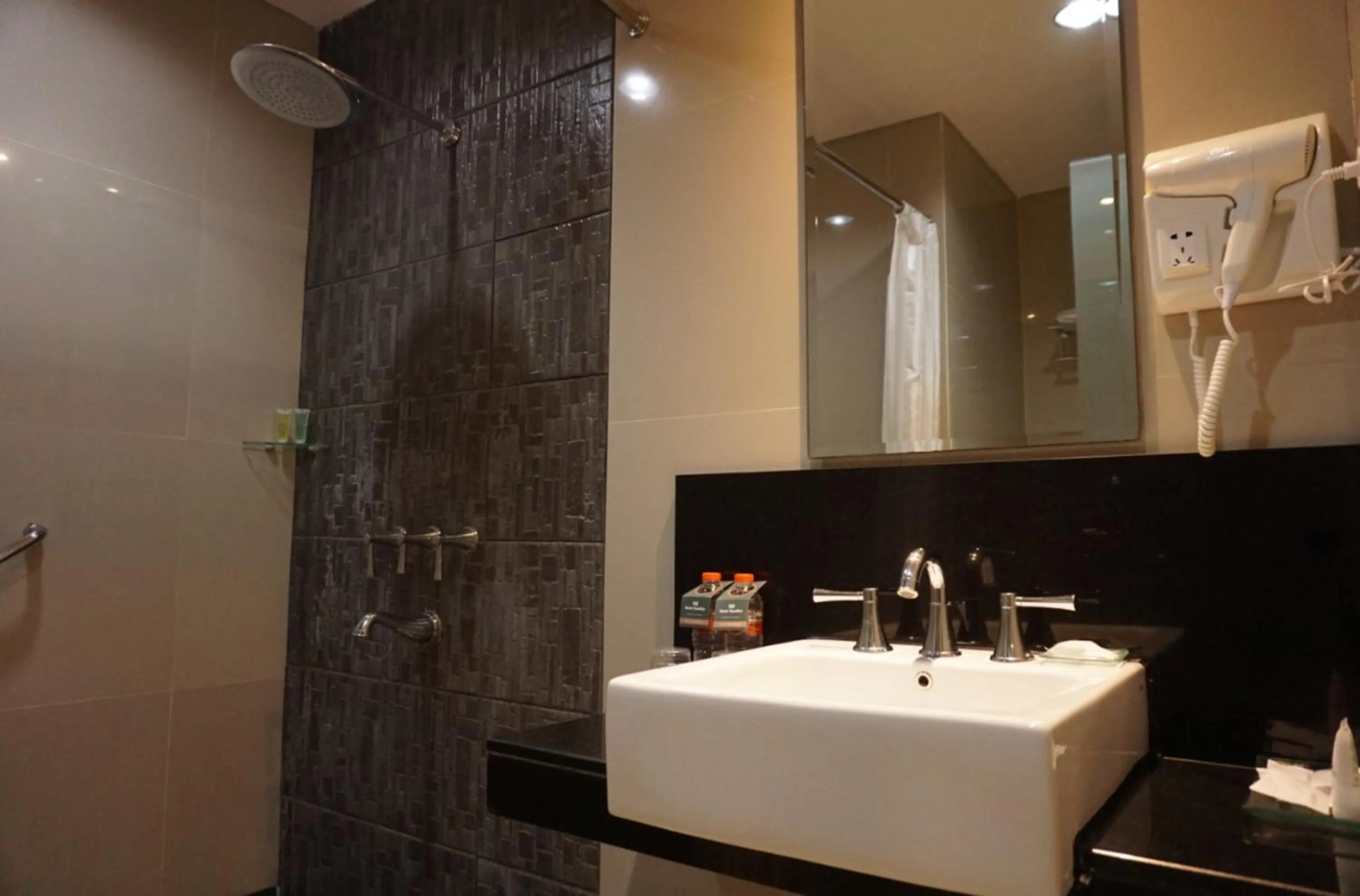 Bathroom in Hotel Santika Kelapa Gading
