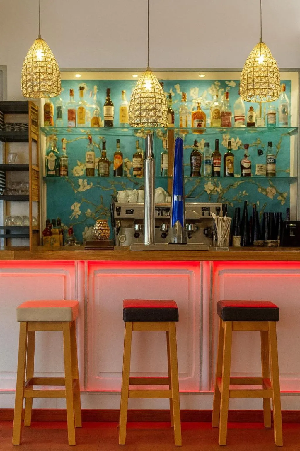 Lounge or bar in Hôtel La Ségalière Spa Bar