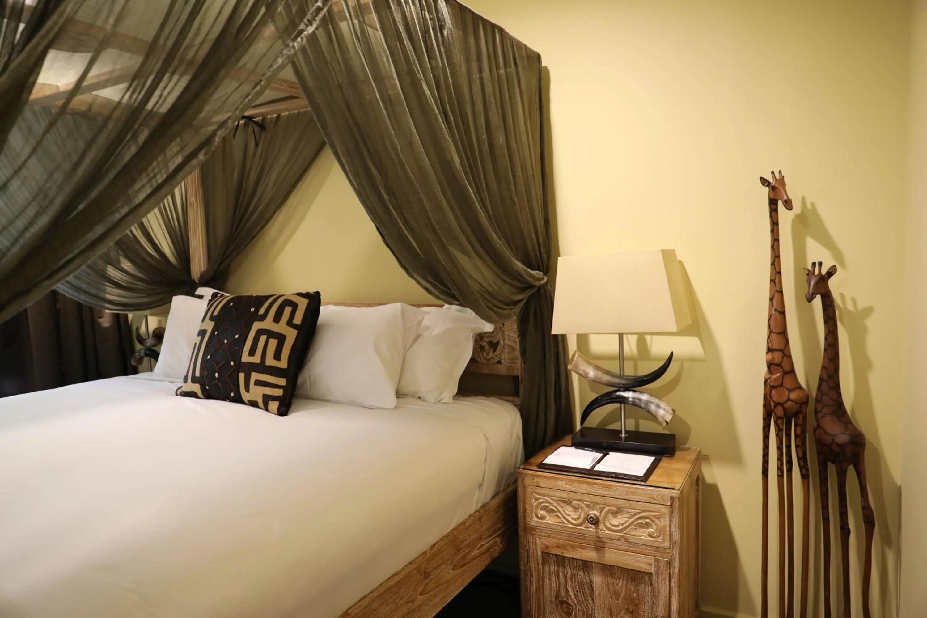 Bed in Jamala Wildlife Lodge