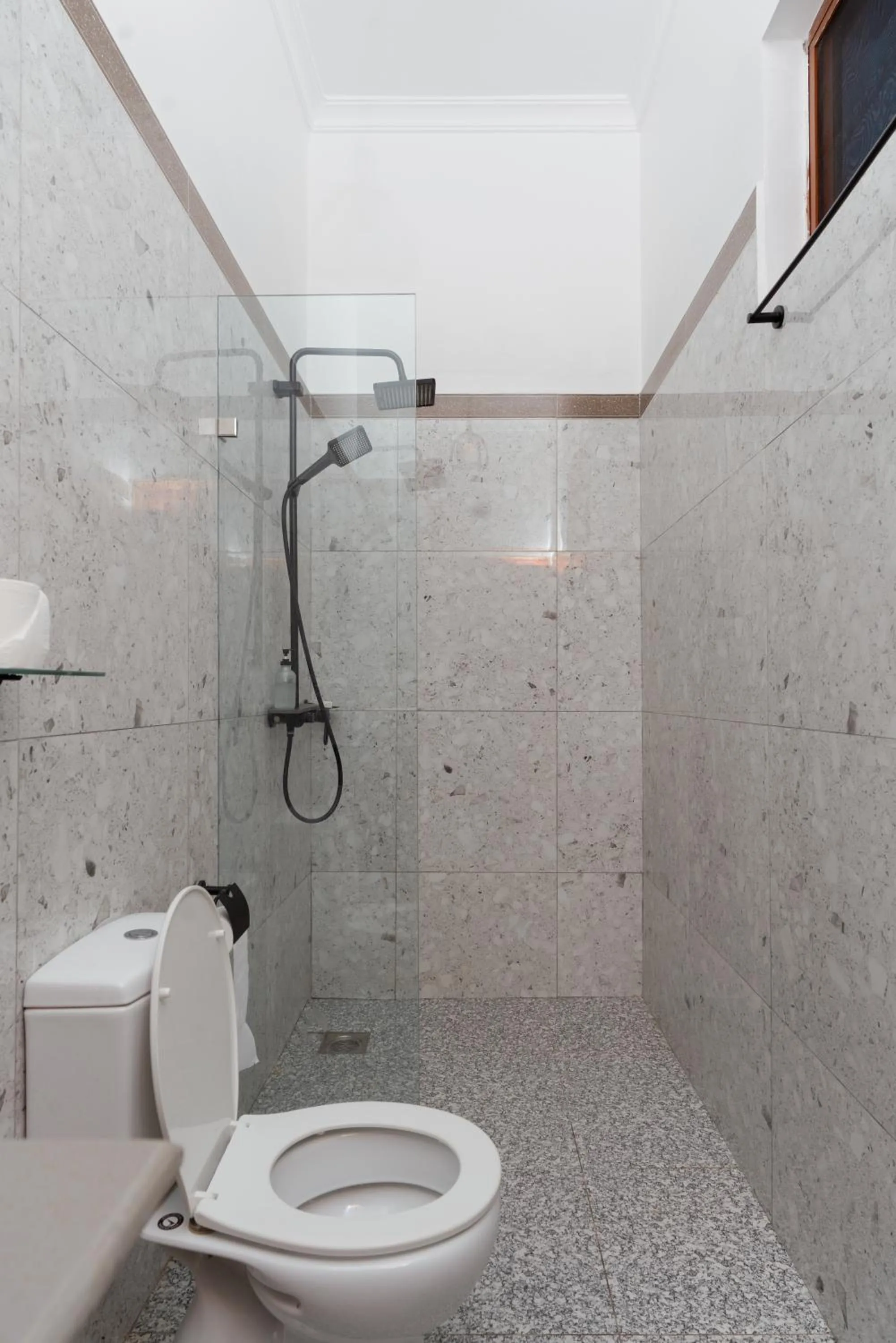 Shower in Leparadis Zanzibar Boutique Hotel