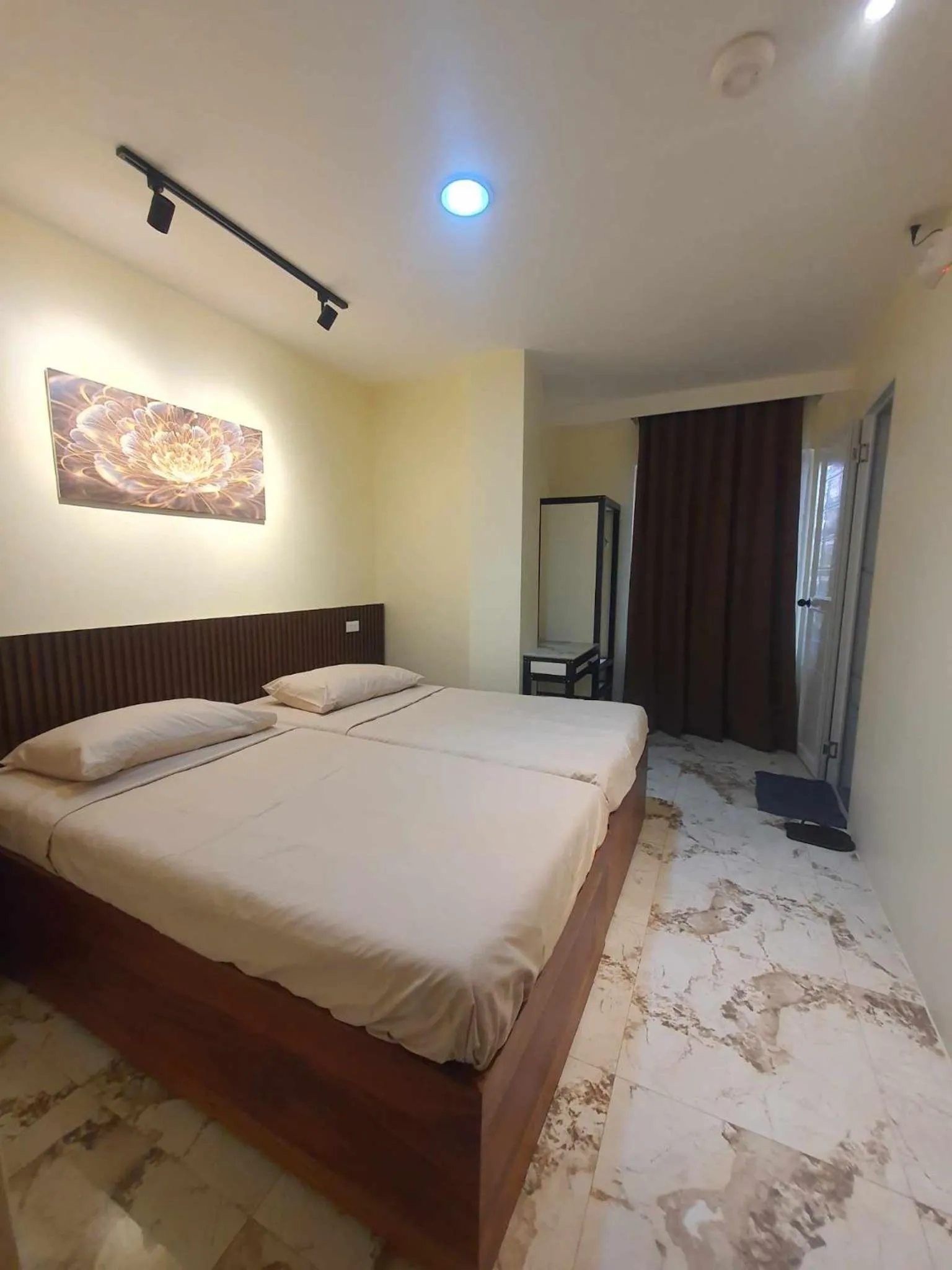 Bed in JMC4 Tawala Panglao Bohol near Alona Beach